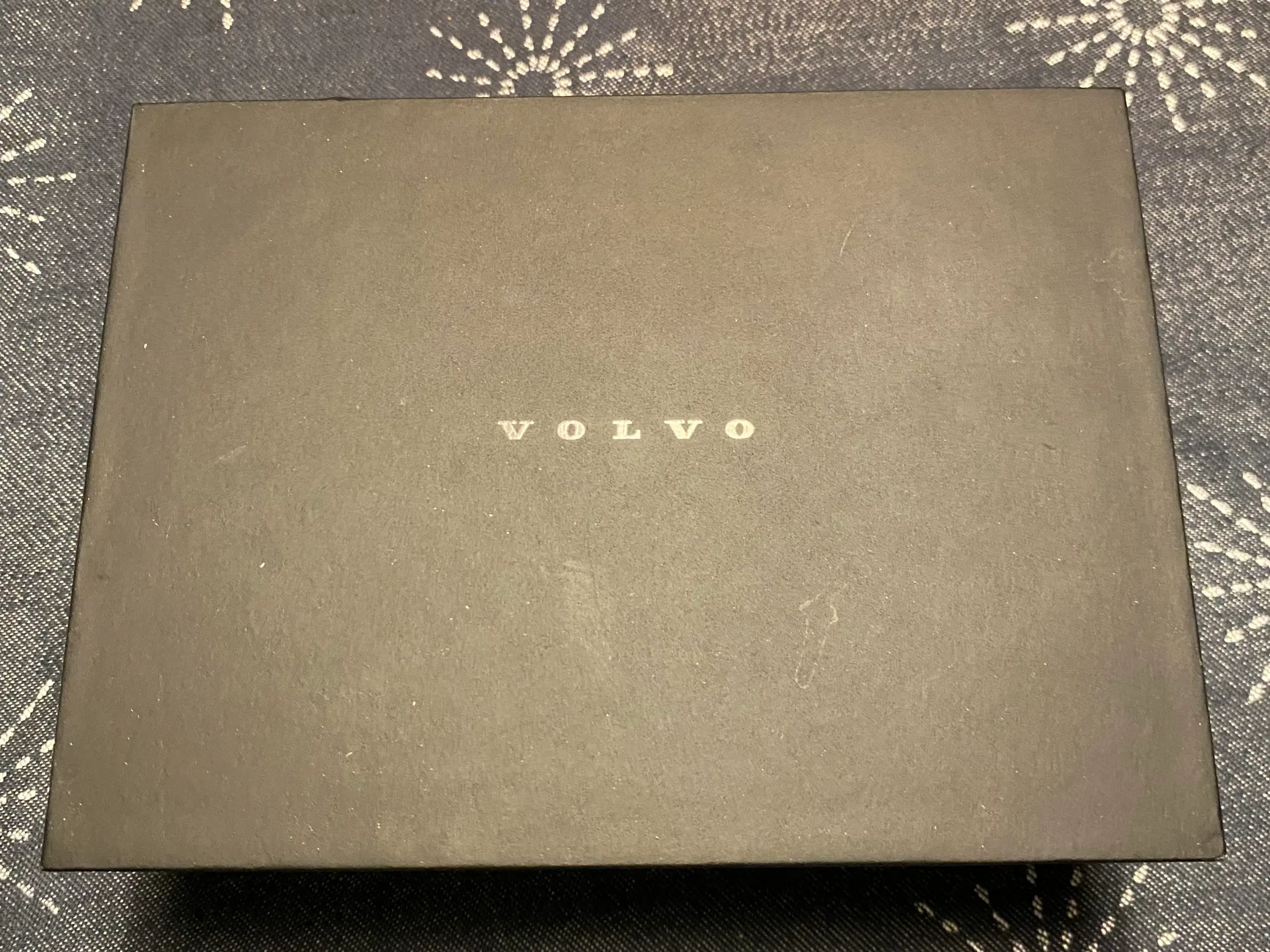 Original Volvo nøgle cover i valnøddetræ