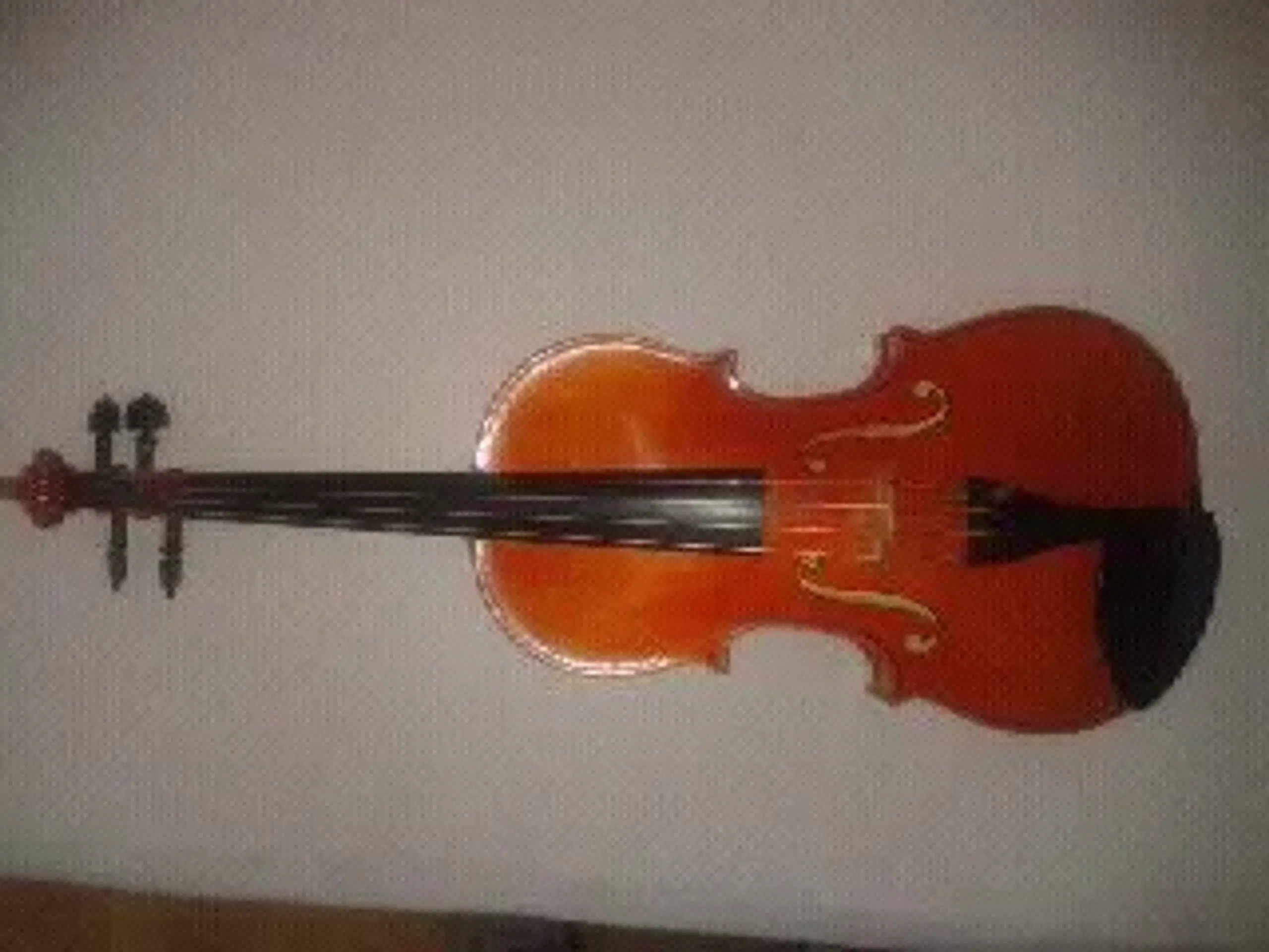 Violinbue kasse  Karl Höfner 1976 BUD MODTAGES