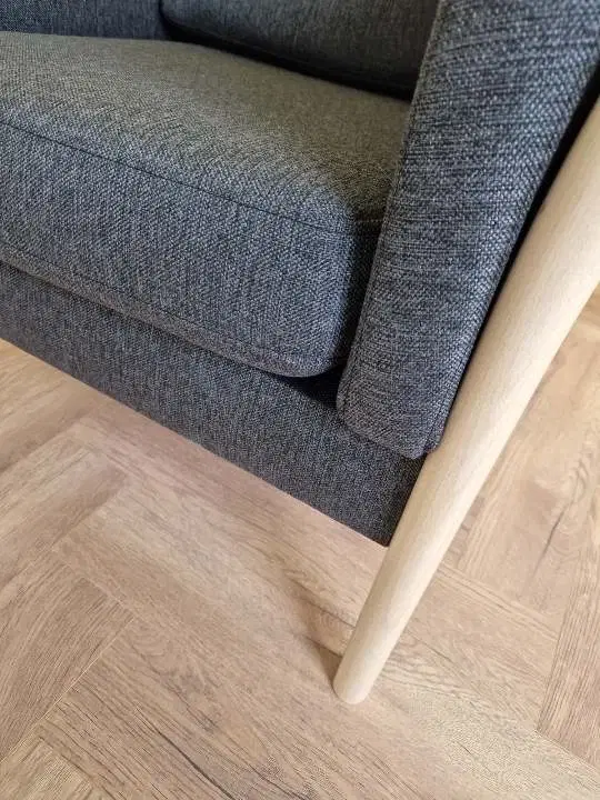 Ny sofasæt med sofabord