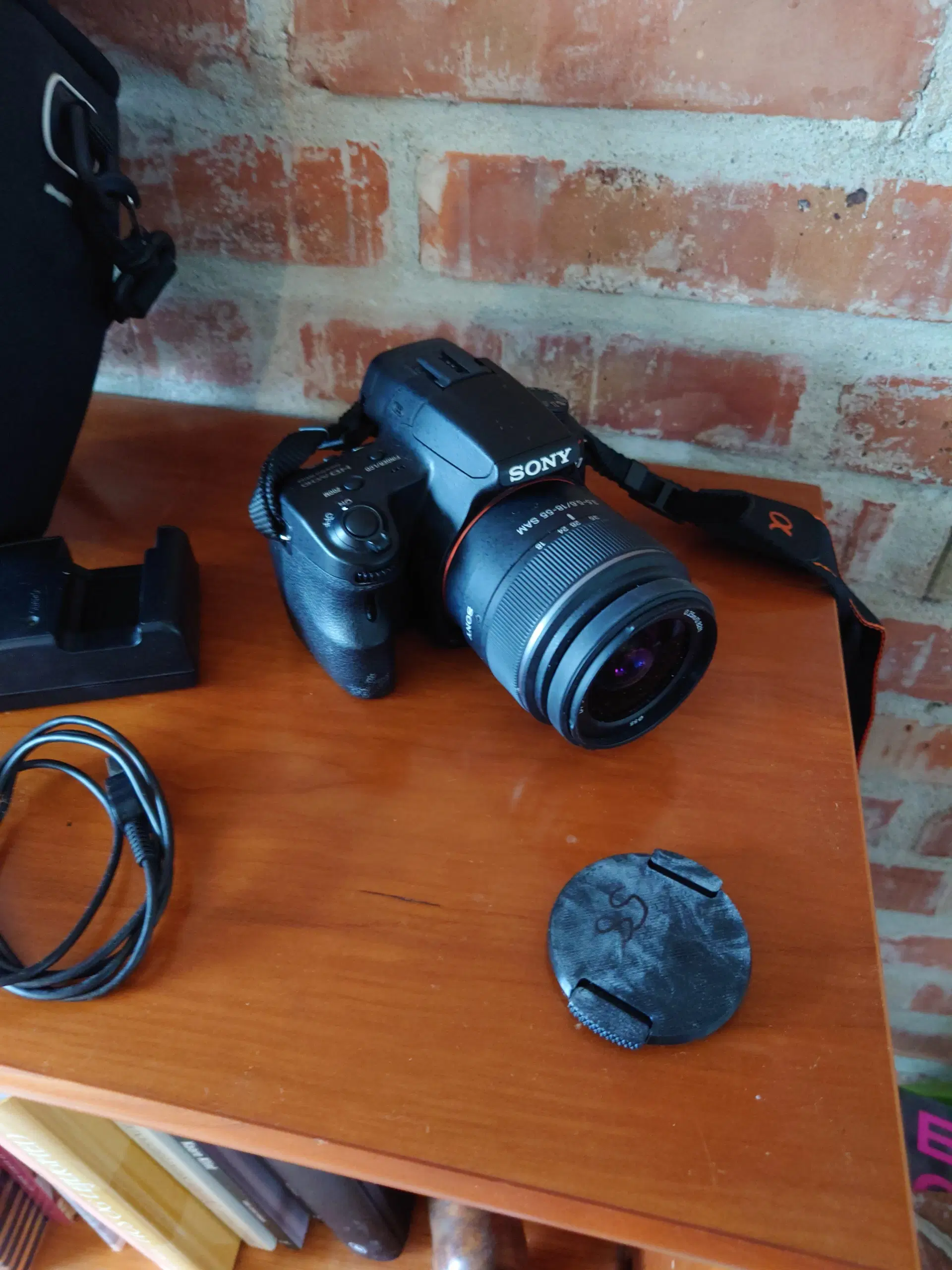 Sony a37 165mp 64GB ram18-55mm lense