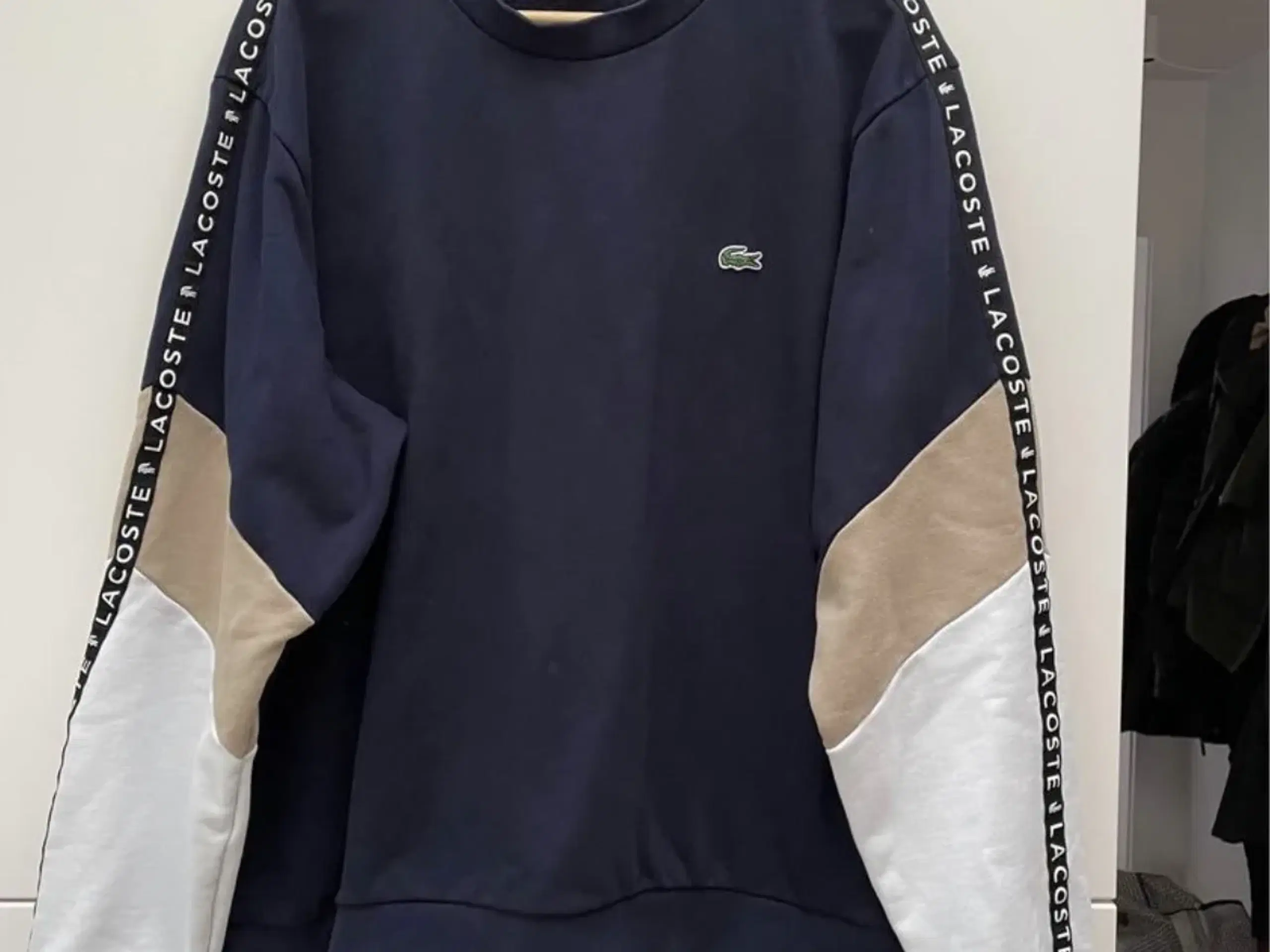 Lacoste Sweatshirt