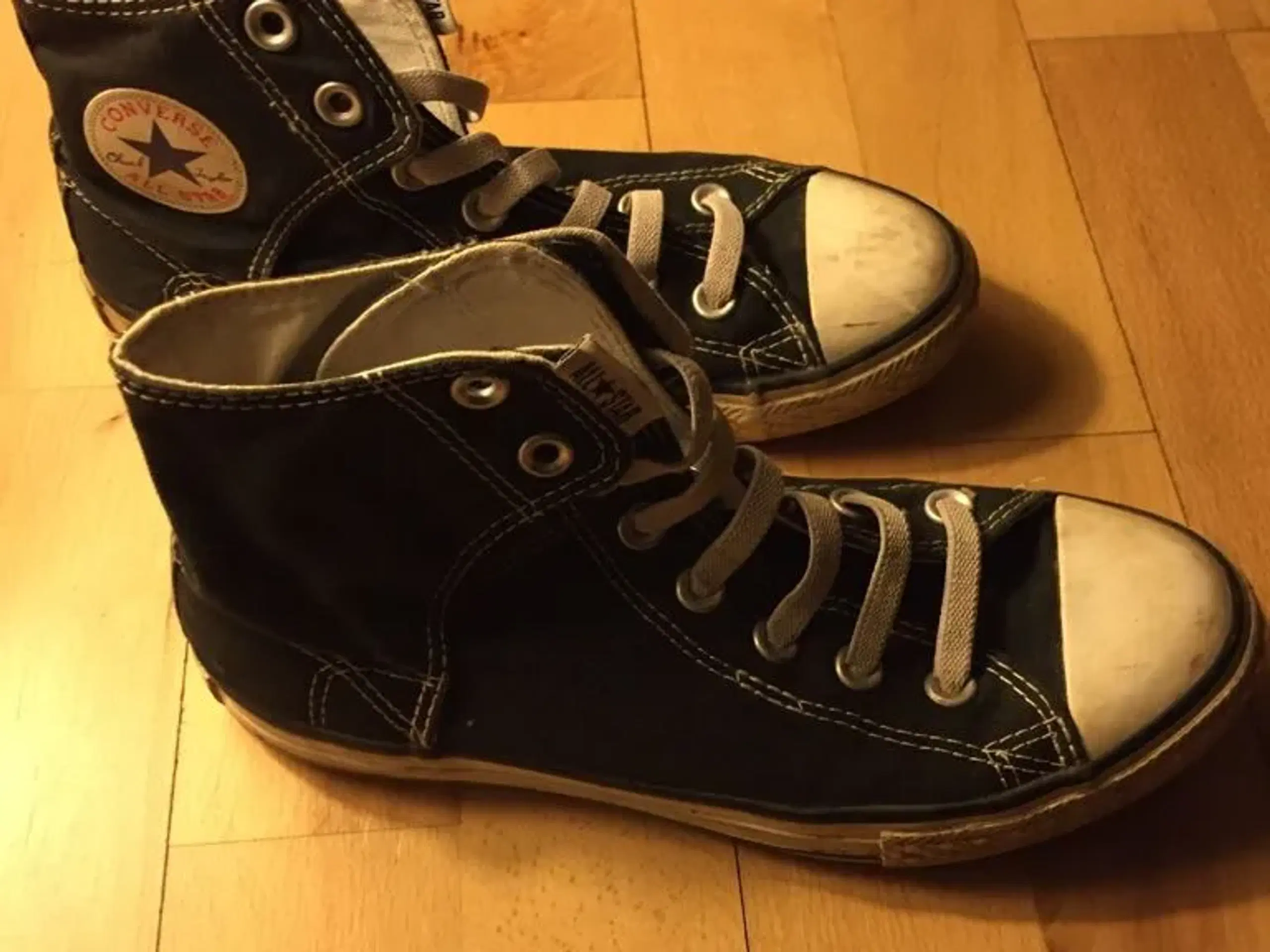 Converse str 35 sælges