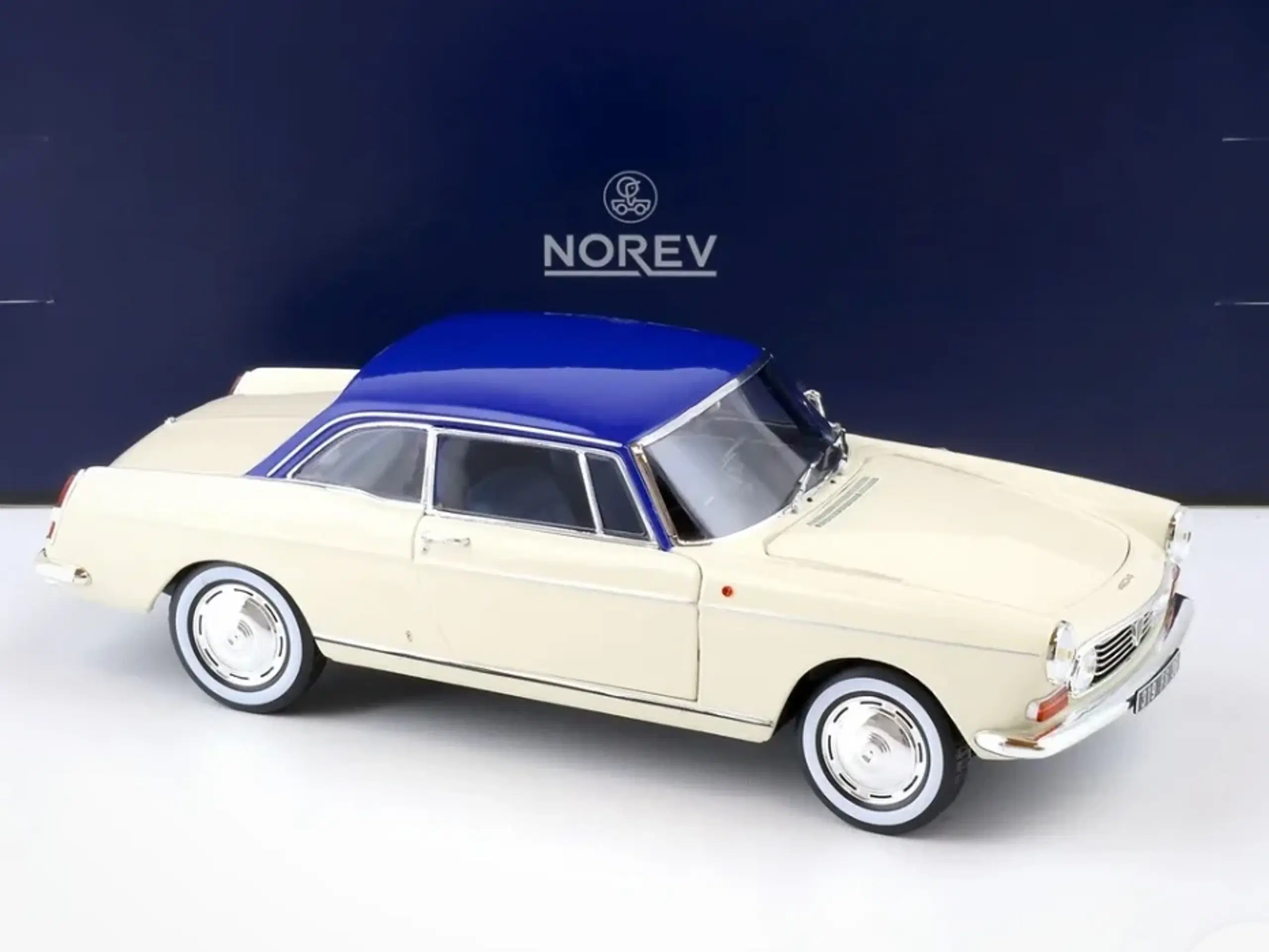 1:18 Peugeot 404 Coupe 1967