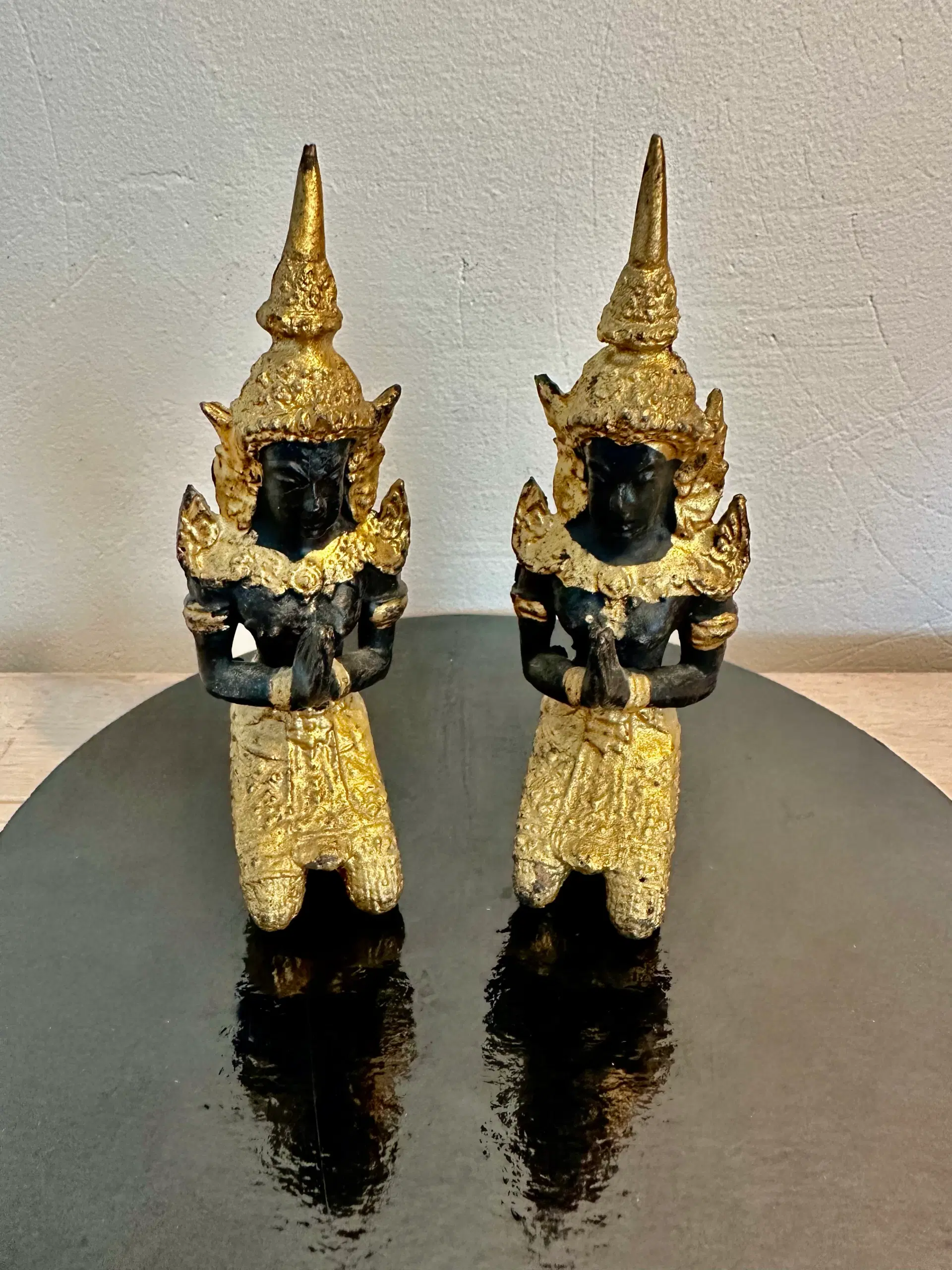 To vintage Buddhafigurer håndstøbte af bronze