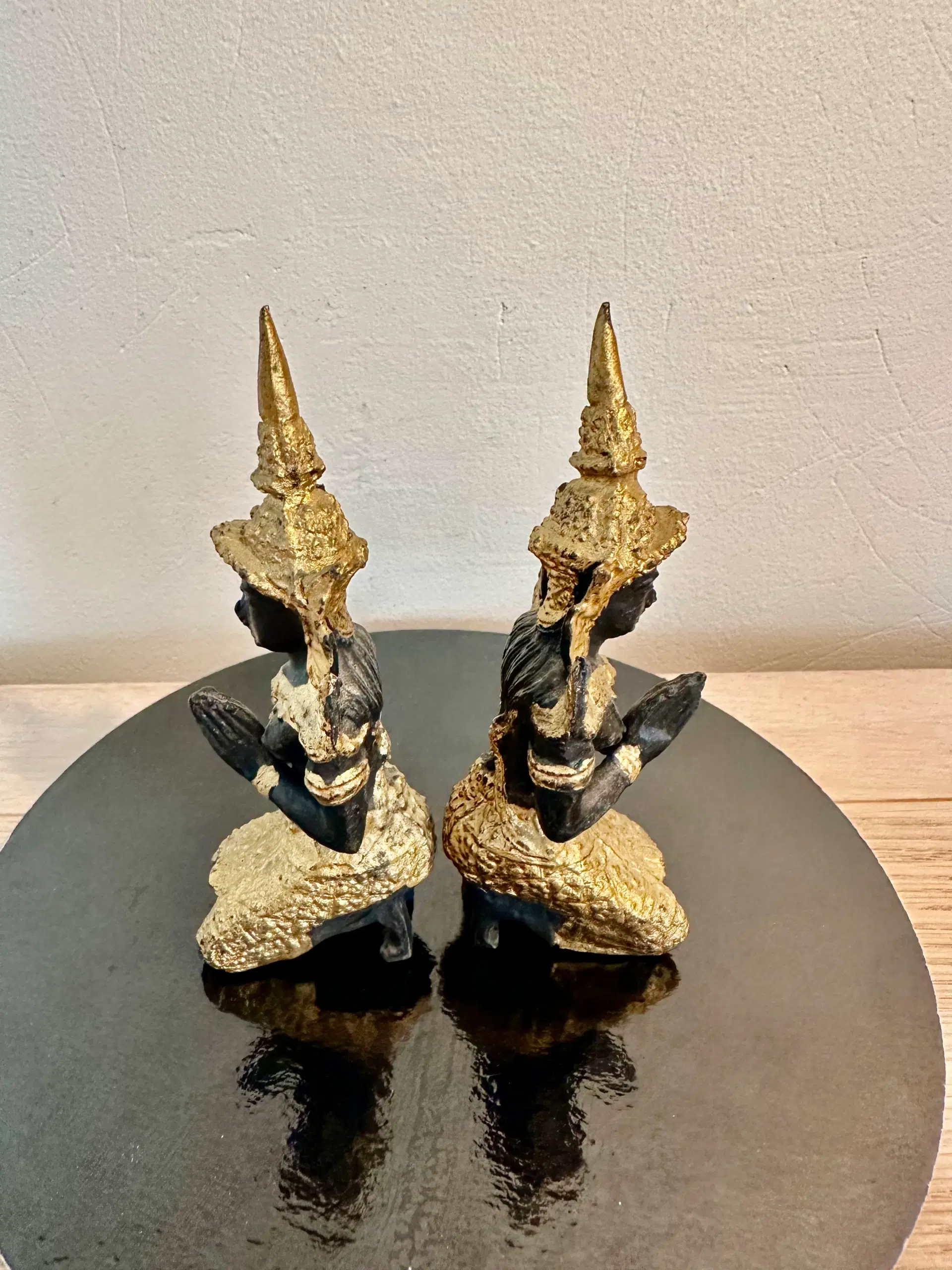 To vintage Buddhafigurer håndstøbte af bronze