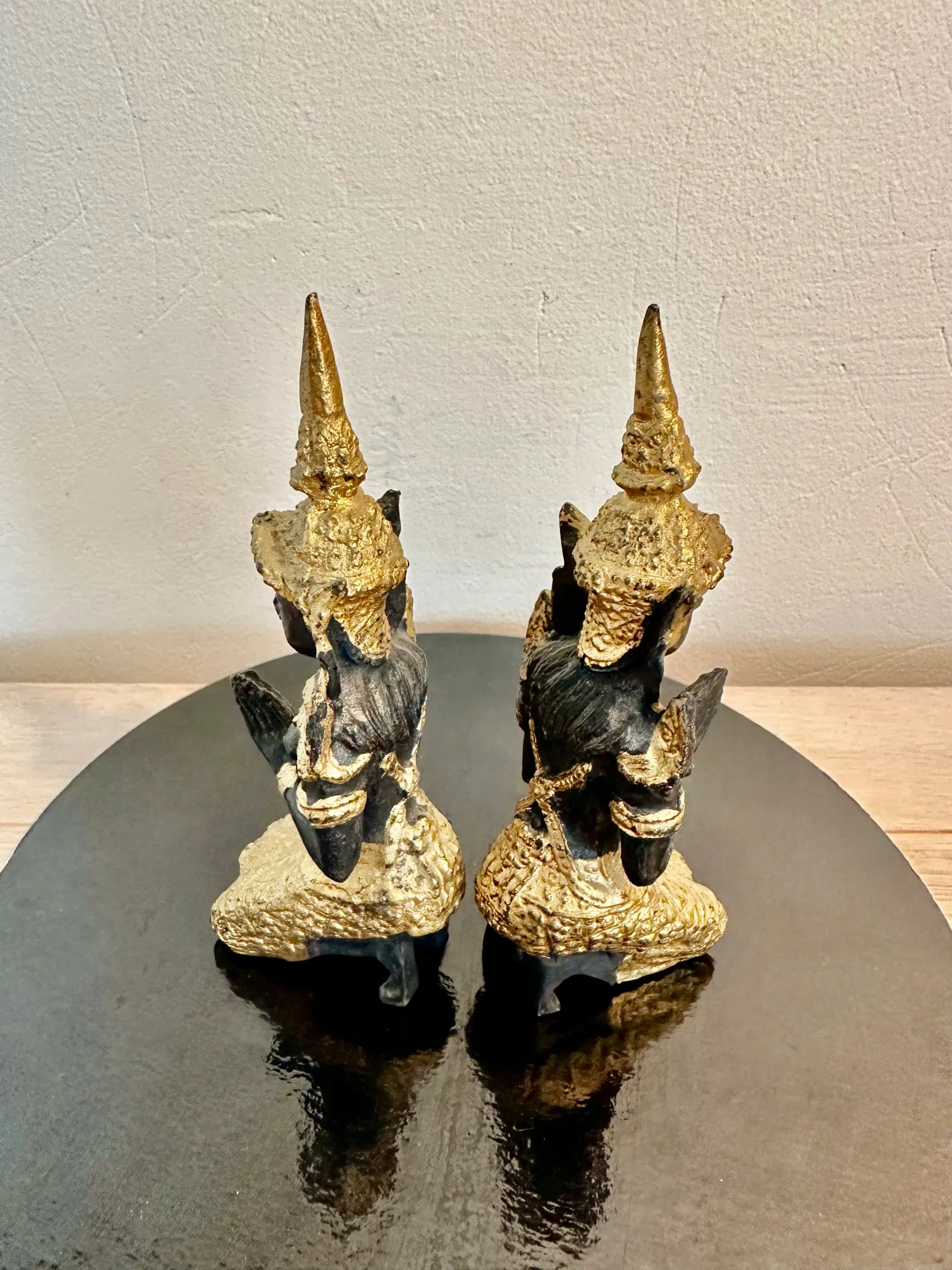 To vintage Buddhafigurer håndstøbte af bronze