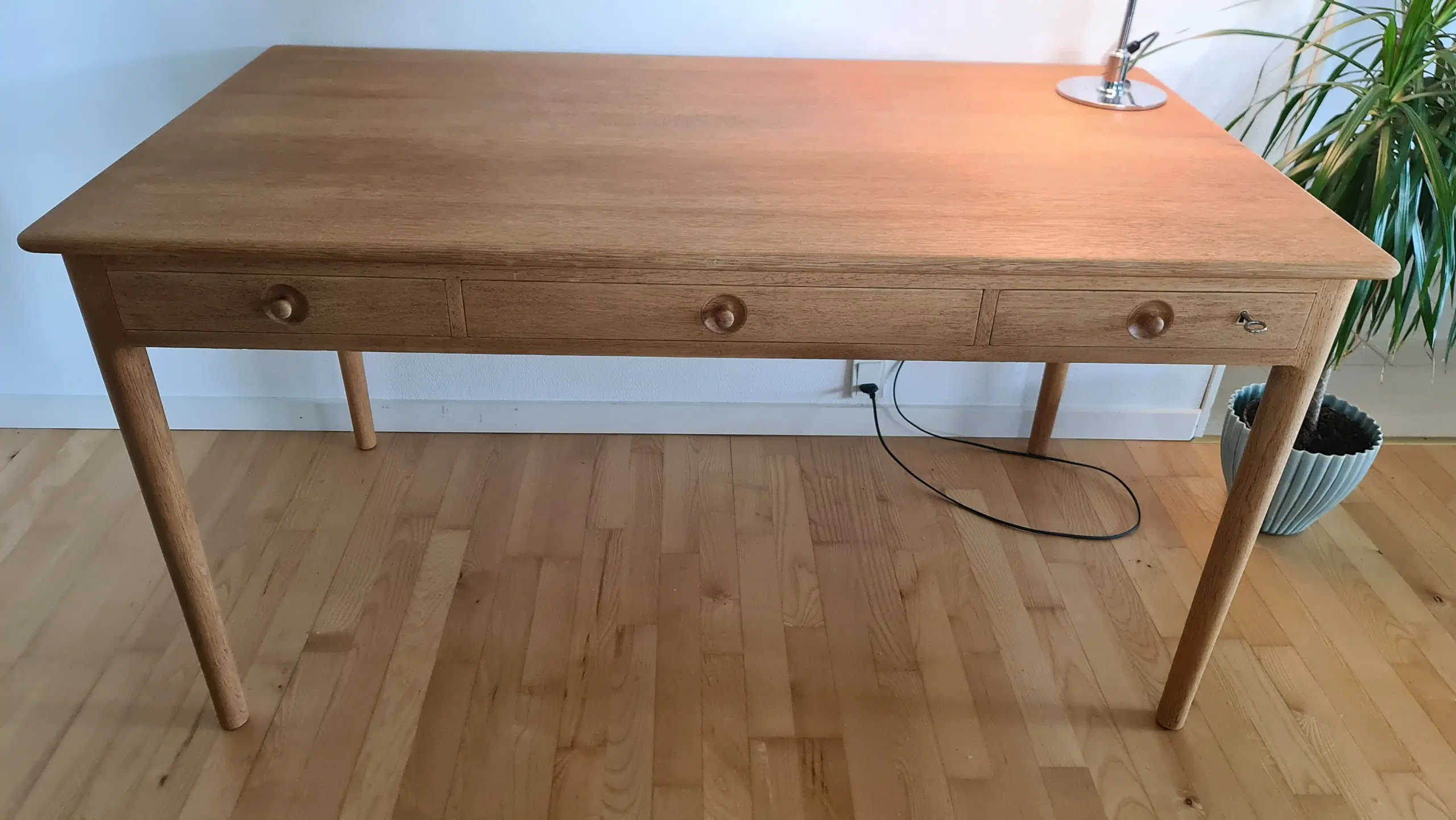 Wegner skrivebord PP305