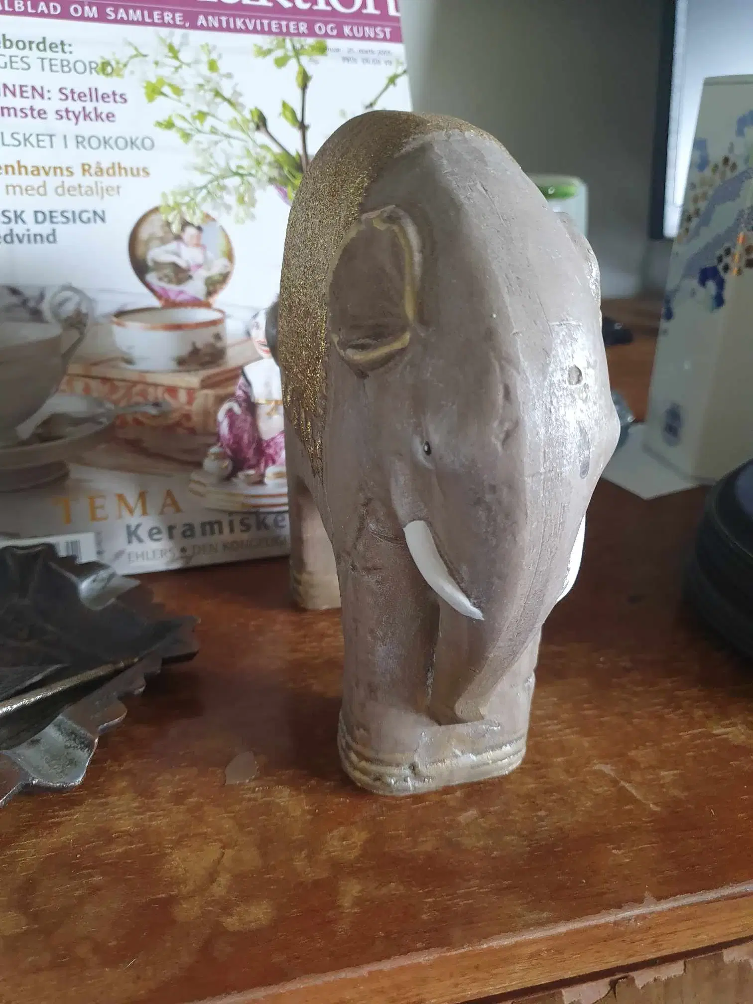 metal"let" af figur af elefant