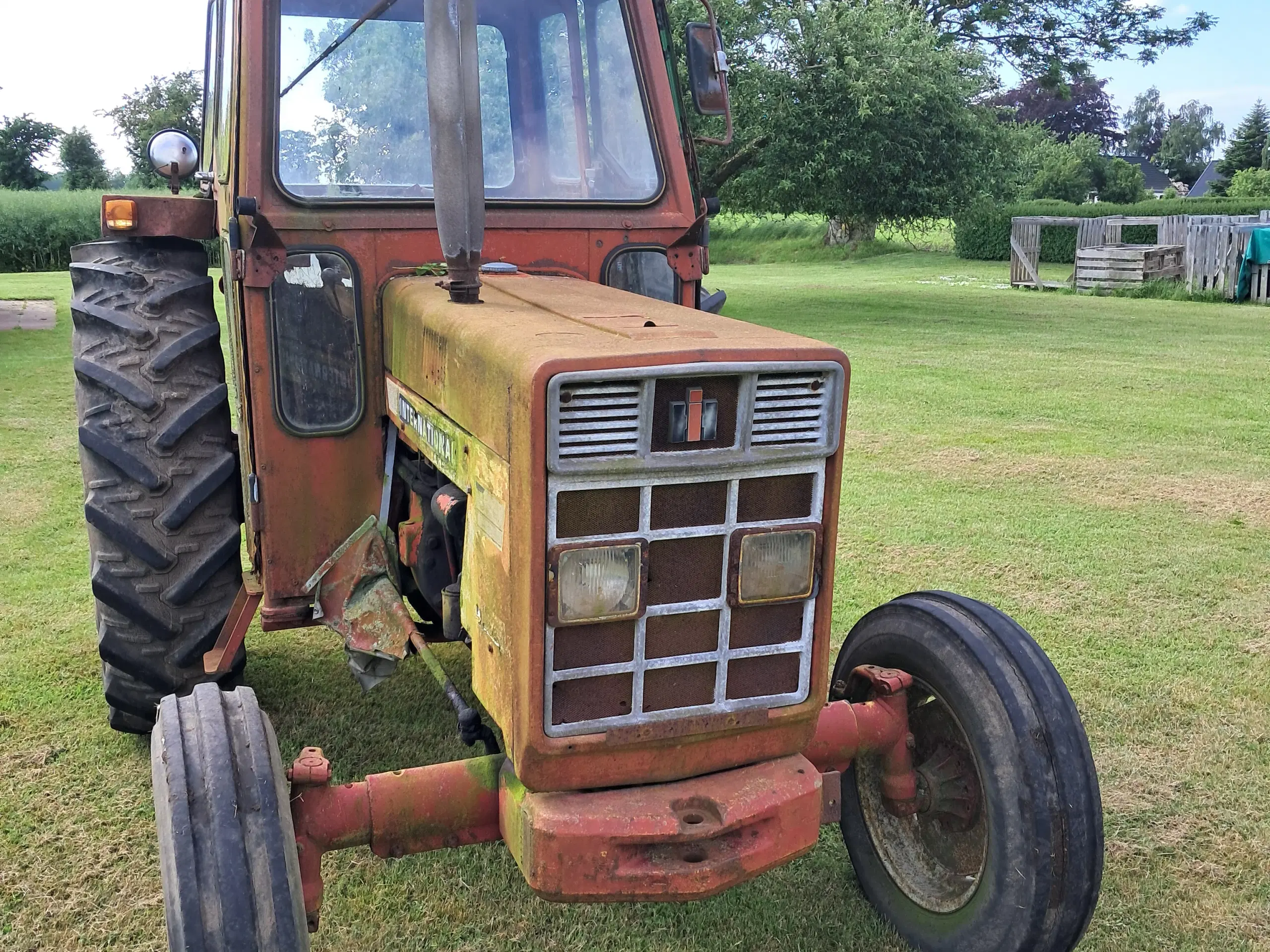 International IH 824