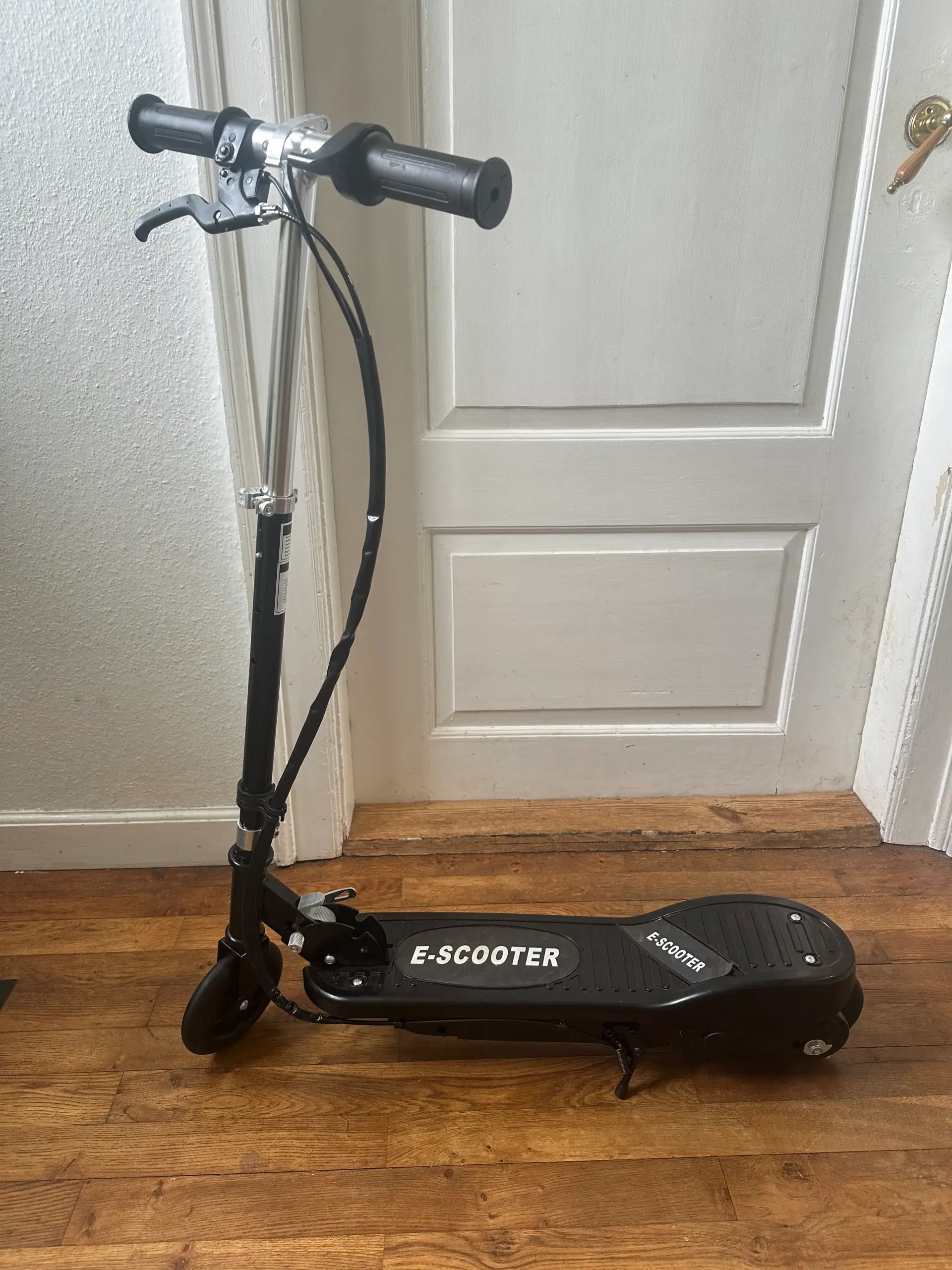 Elektrisk løbehjul - Sort	- E-Scooter