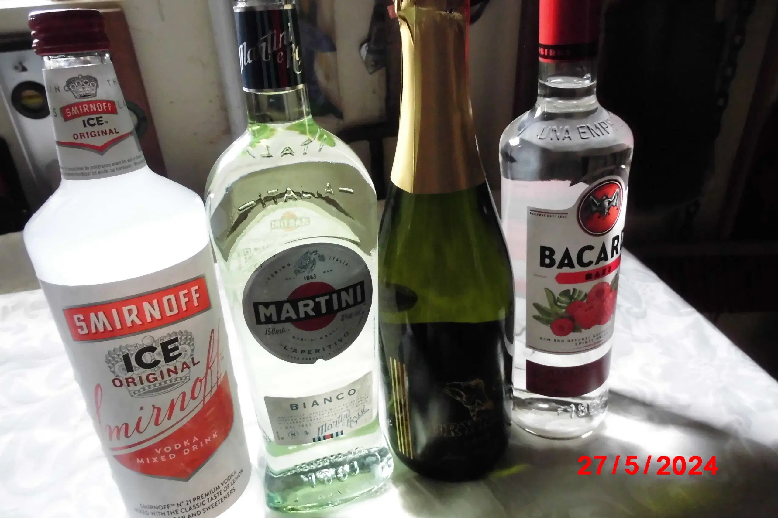 4 Flasker Smirnof Bacardi Martini Cava  samlet