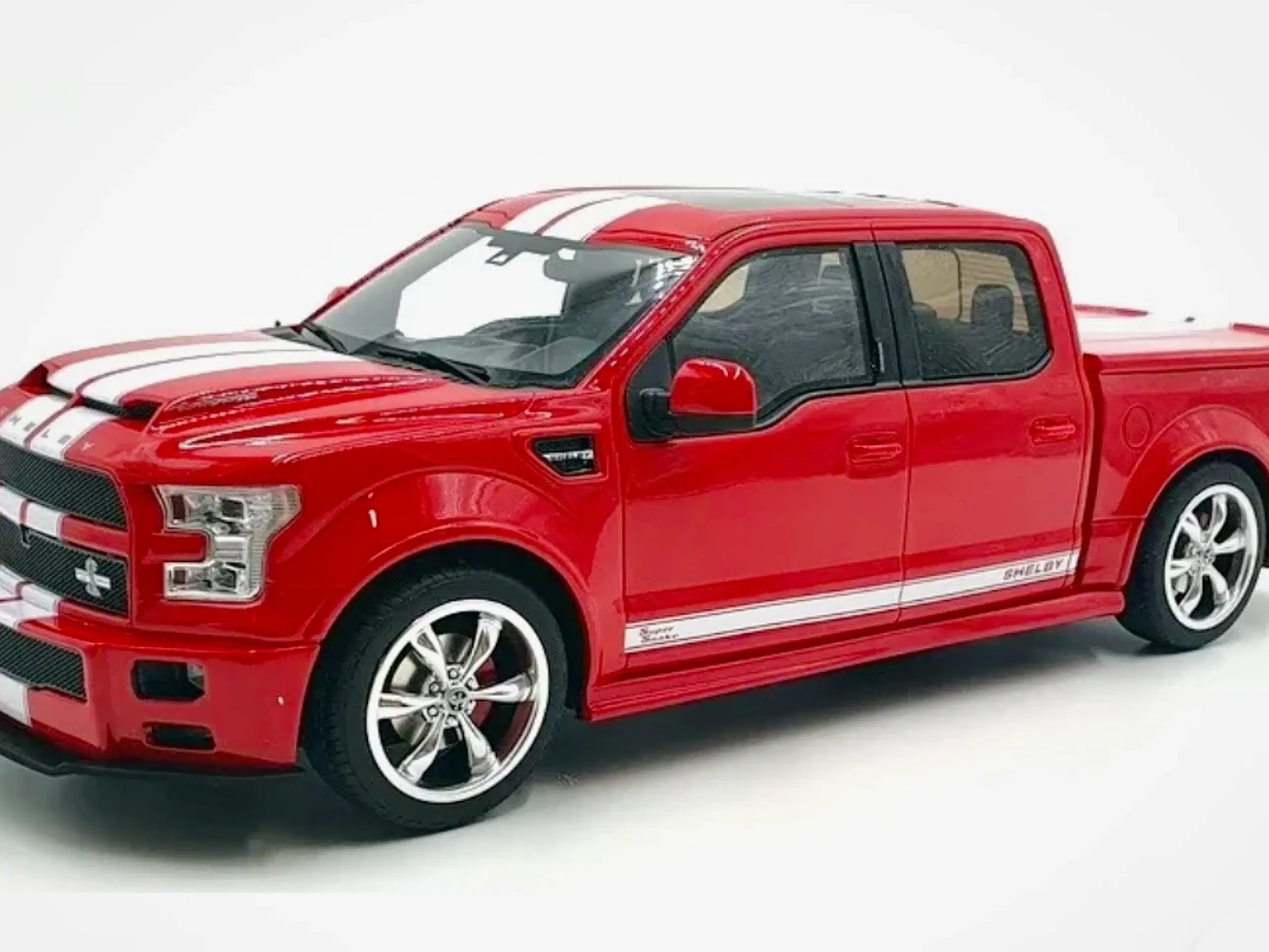 1:18 Shelby F-150 Super Snake