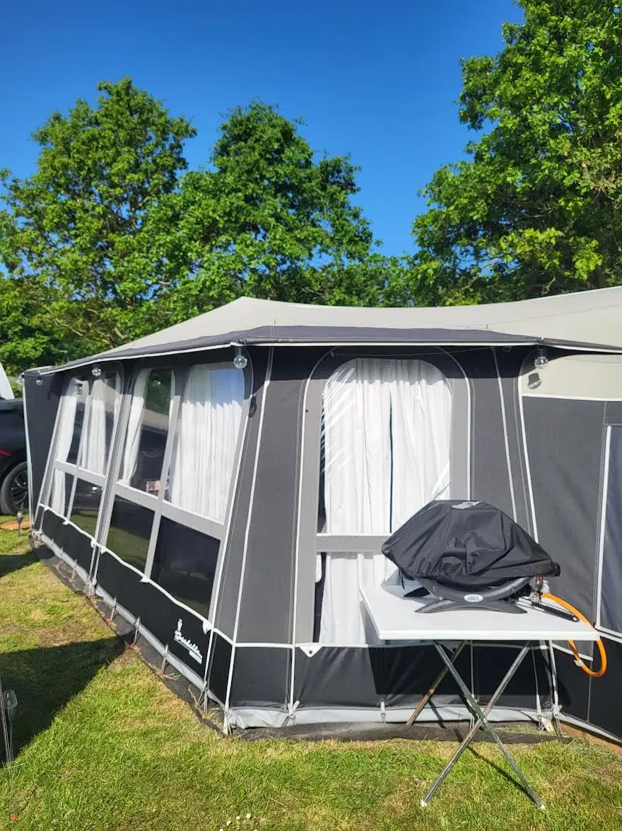 NEDSAT - Campingvogn  - LMC Style 450 D