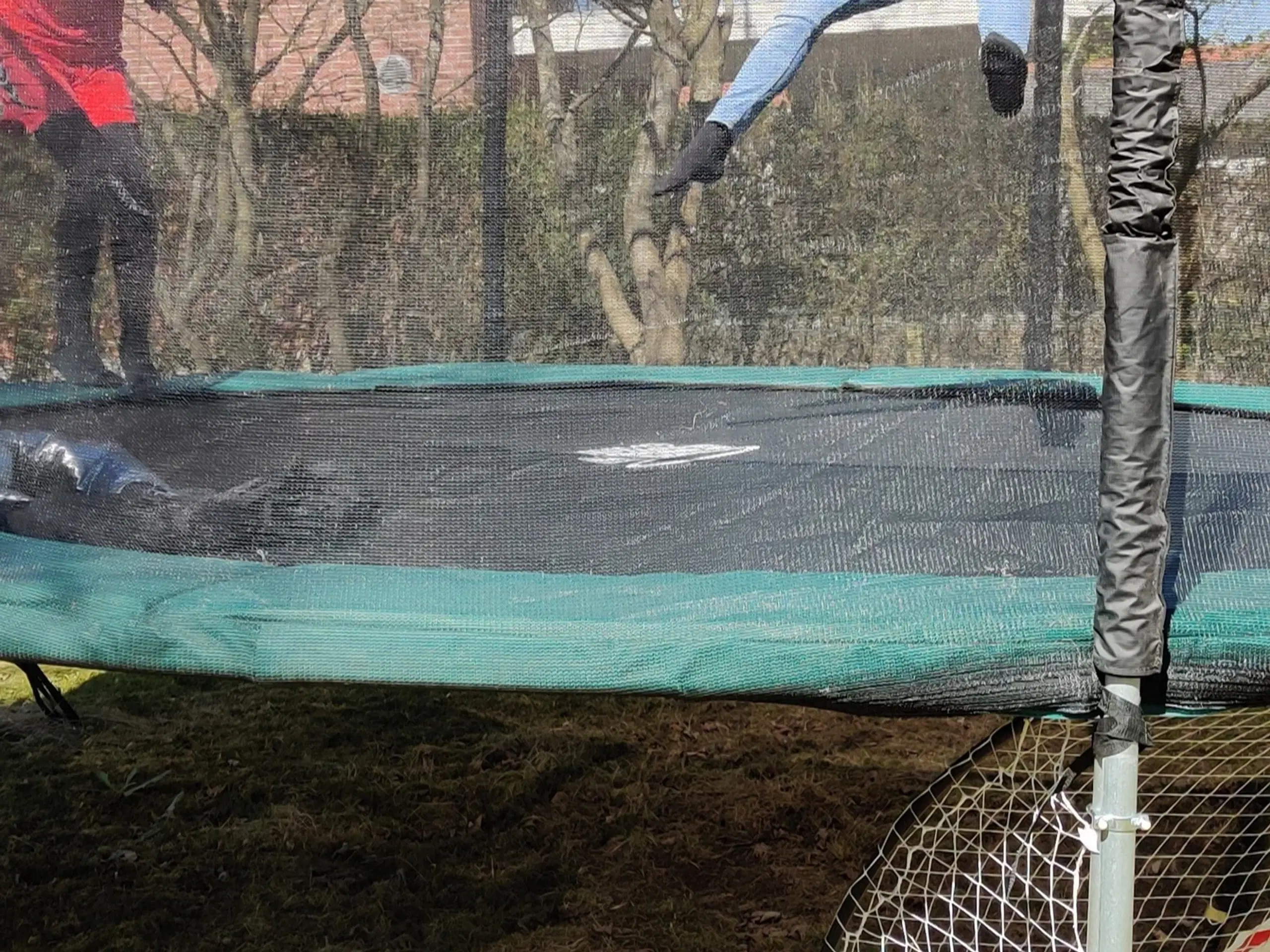 Grøn Trampolin 430 m. fodboldmål, net, stige,