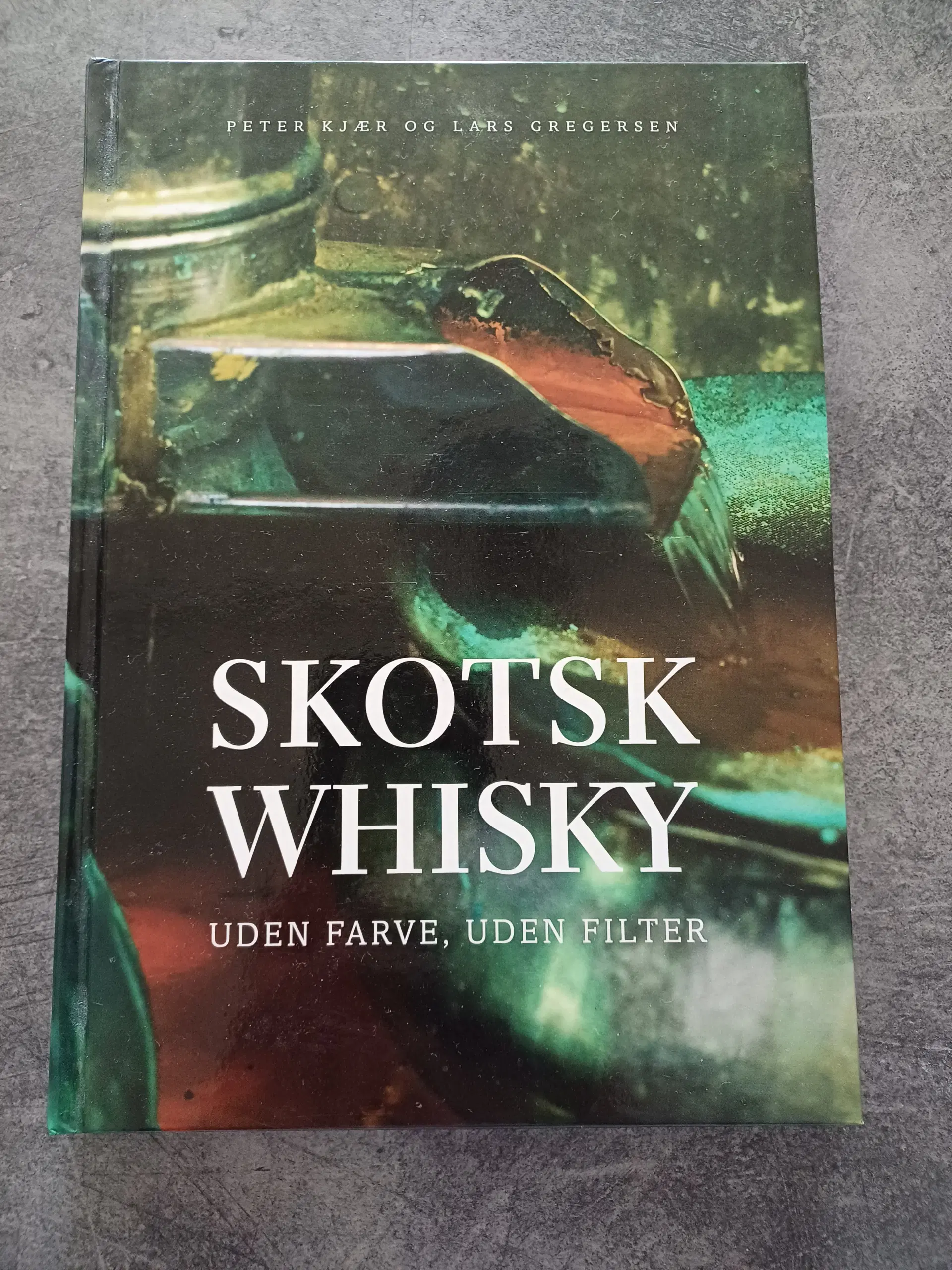 Whiskybog: Skotsk whisky uden farve uden filter