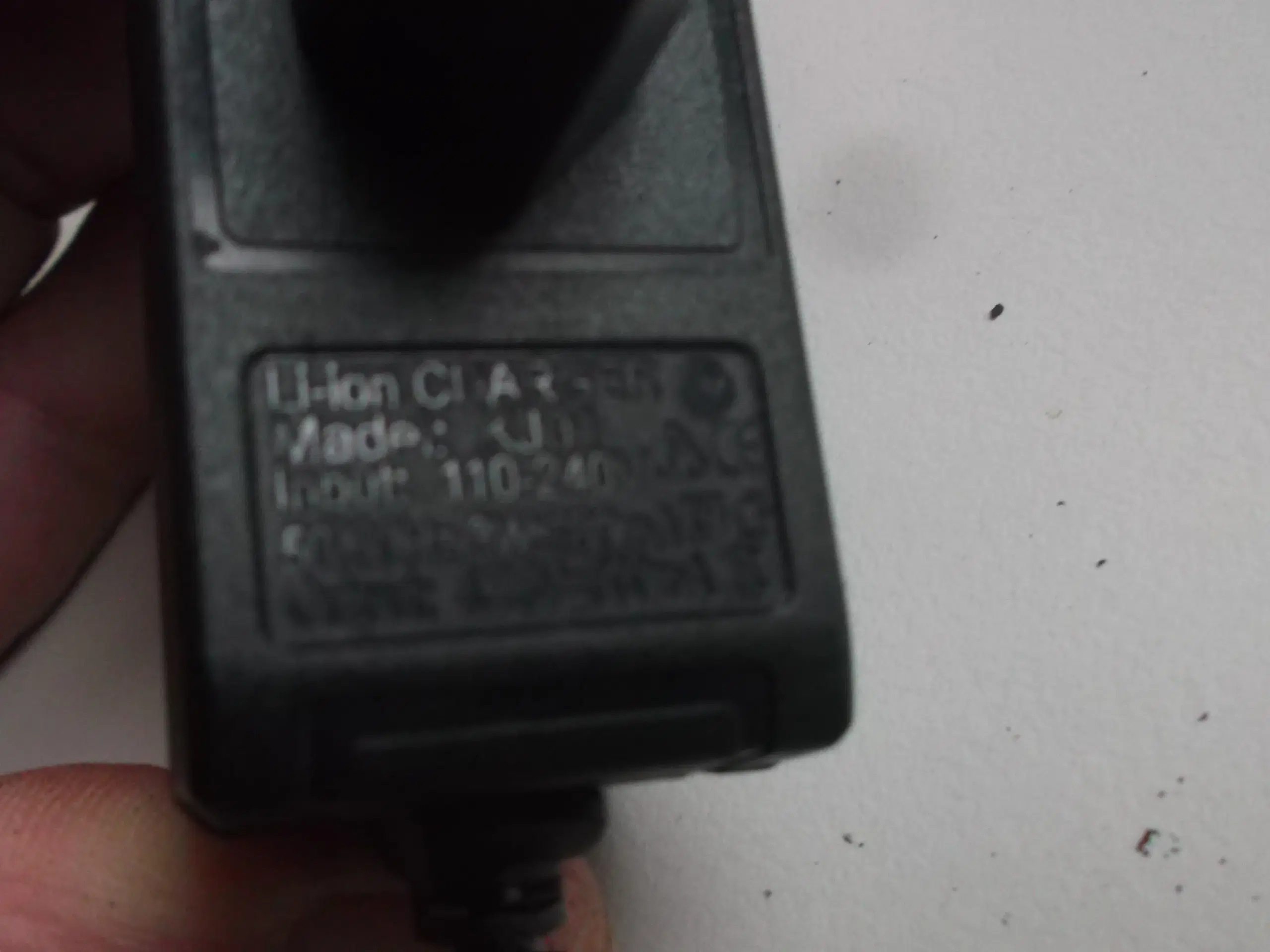 Li-Ion lader KJ01 til 37V Li-Ion batteri