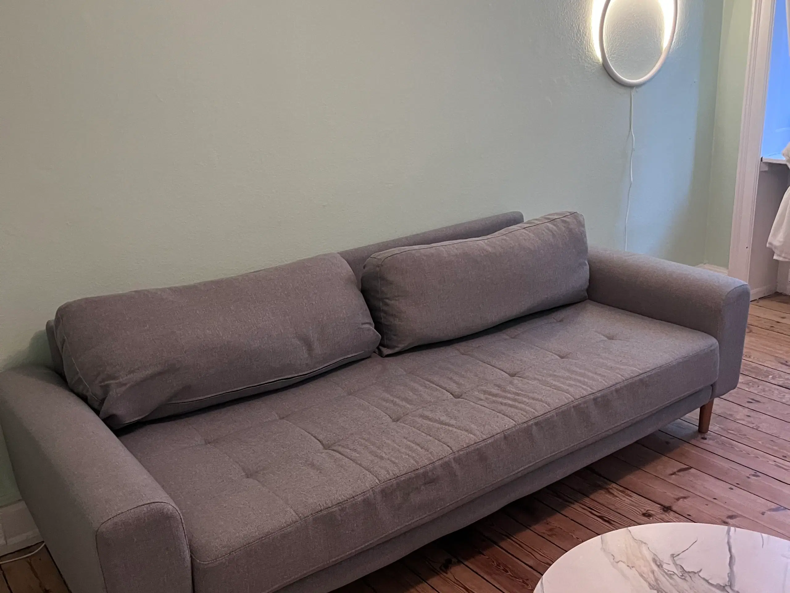 GRATIS - Sofa 220cm. 2.5 år gammel