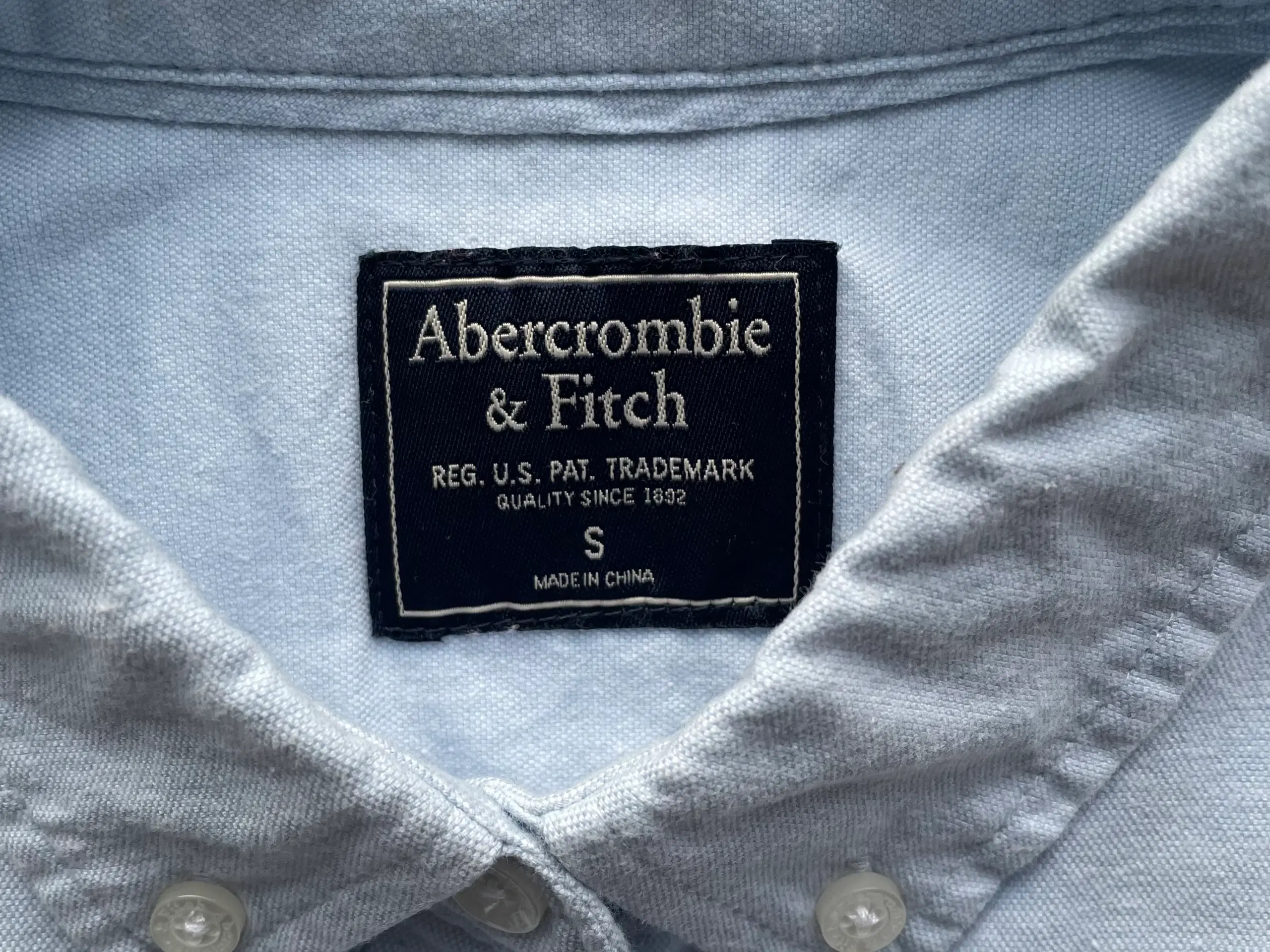 Abercrombie  Fitch lyseblå skjorte