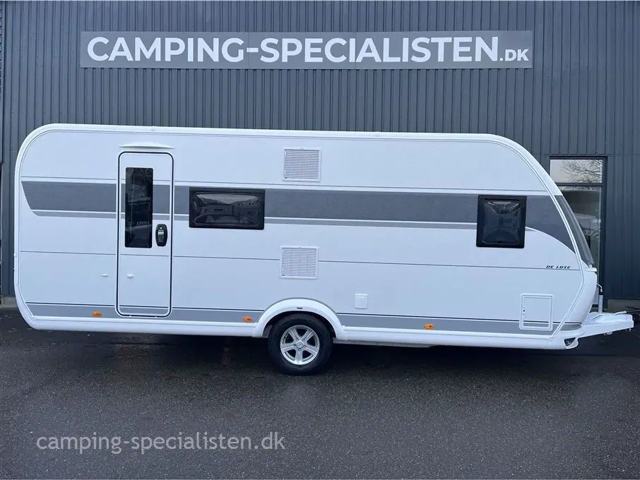 2024 - Hobby De Luxe 560 KMFe   Hobby De Luxe 560 KMFe ny model 2024 - kan ses nu hos Camping -Specialistendk