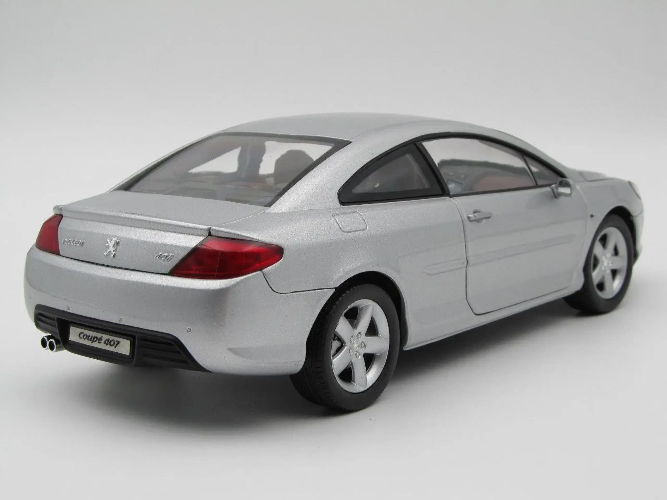 2006 Peugeot 407 30 V6 Coupe 1:18