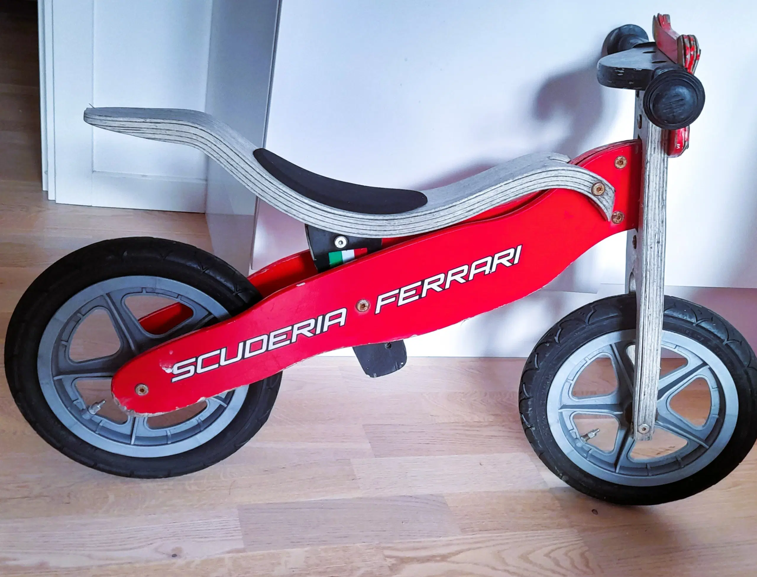 LØBECYKEL / PUSH BIKE FERRARI SCUDERIA