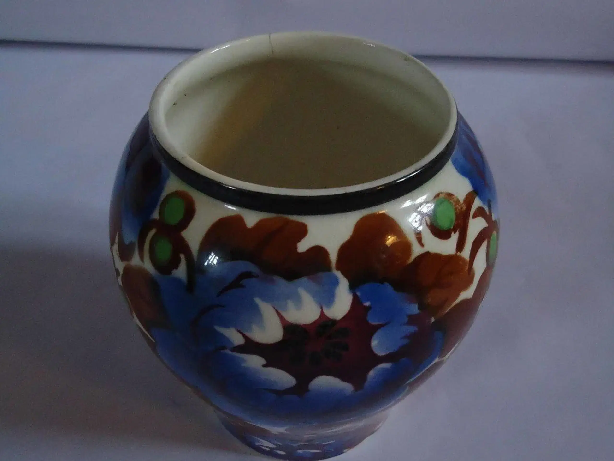 VERA vase