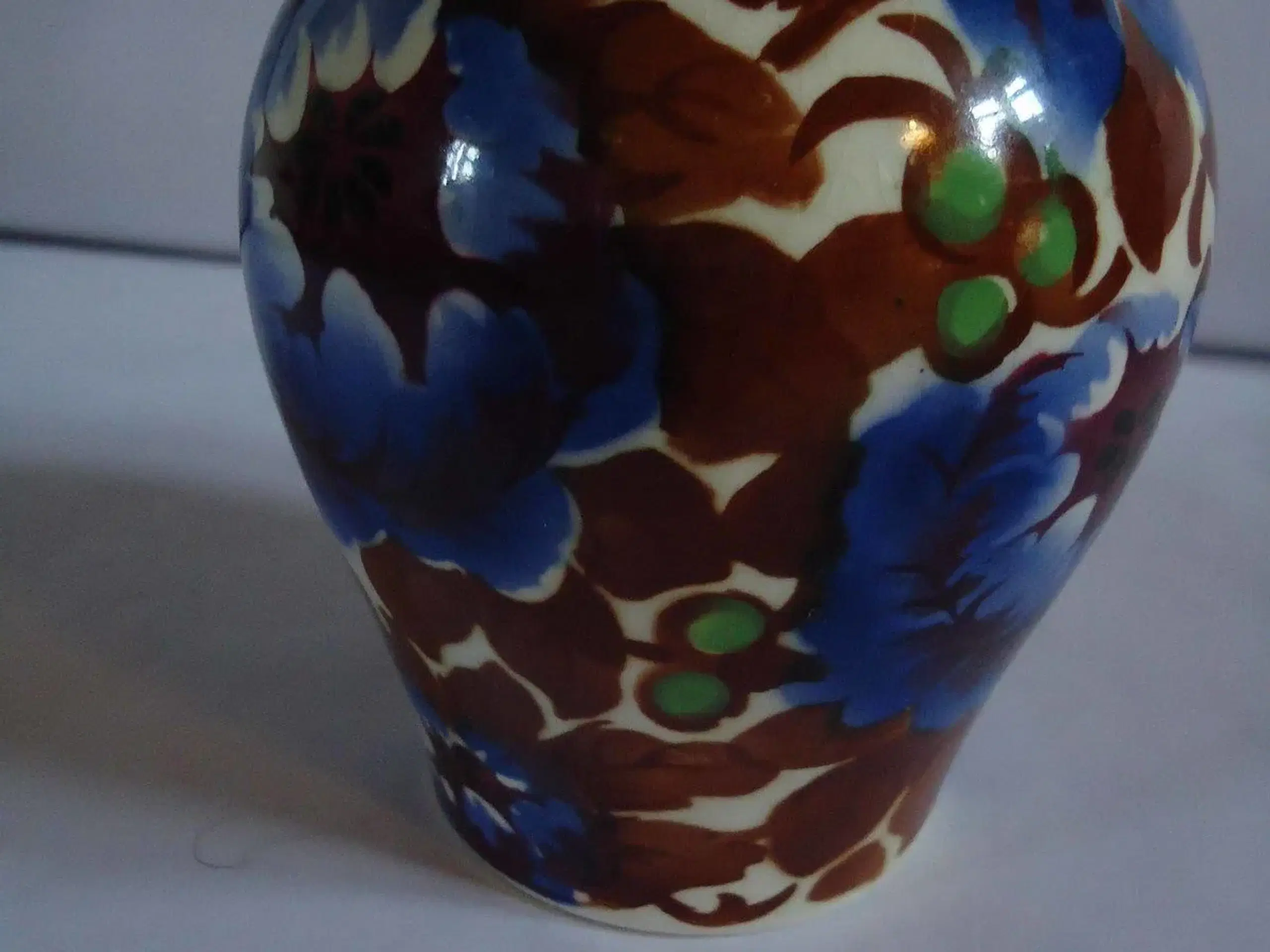 VERA vase