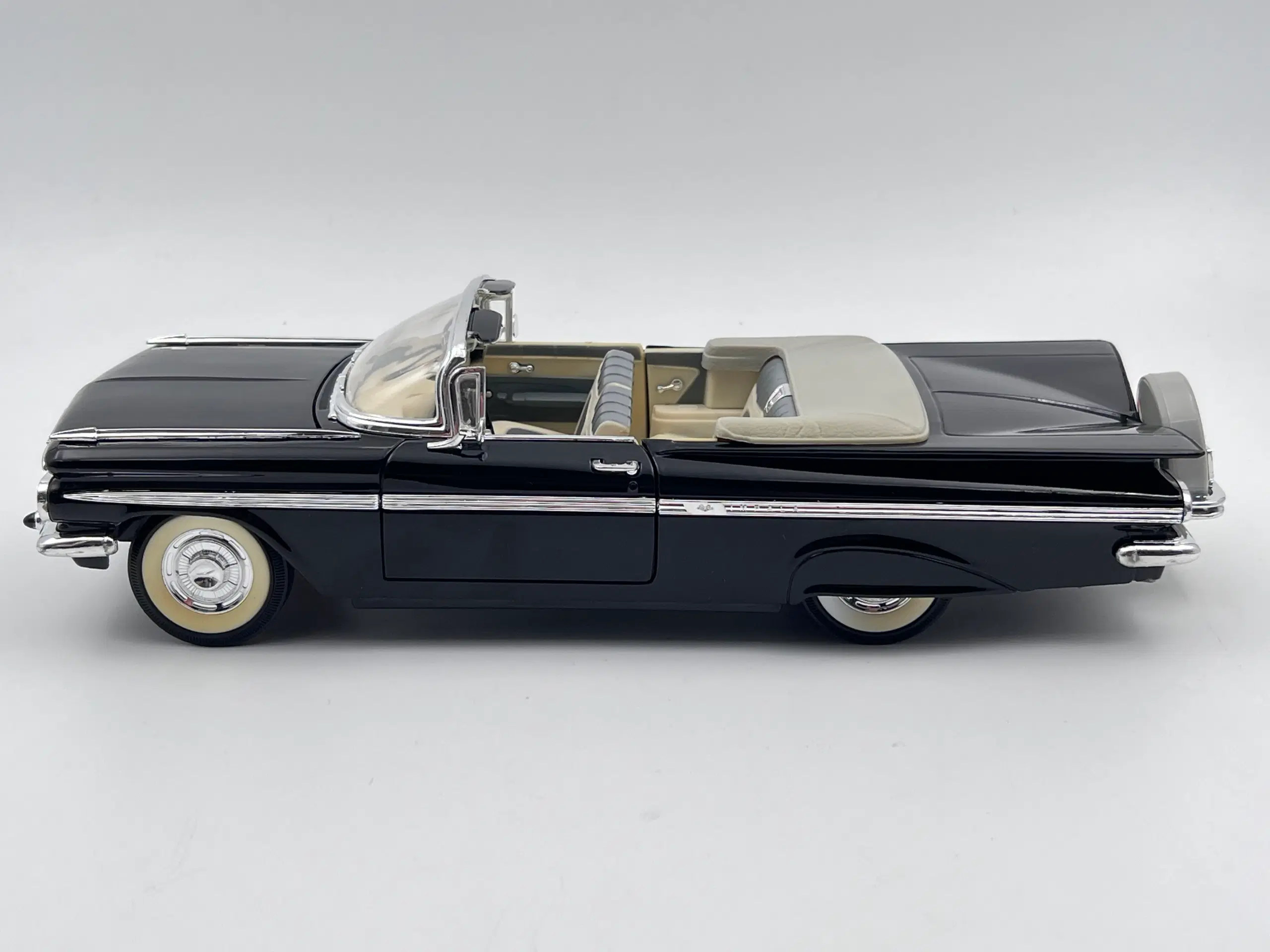 1959 Chevrolet Impala Convertible 1:18