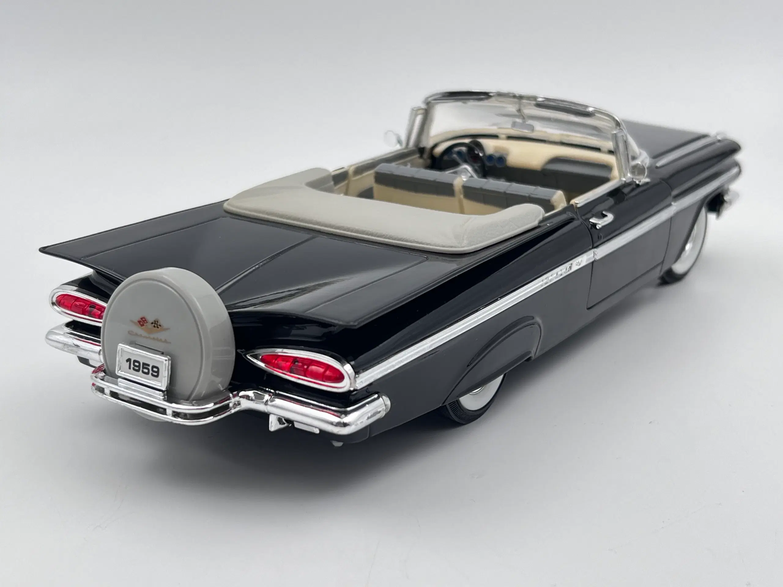 1959 Chevrolet Impala Convertible 1:18