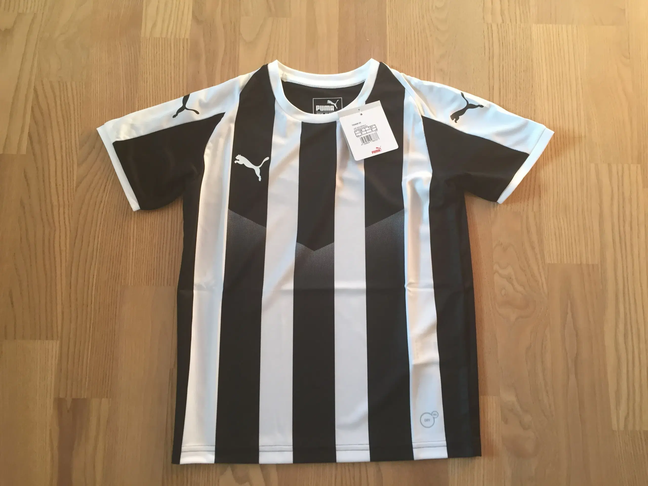 NY stribet Puma t-shirt (7-8 år)