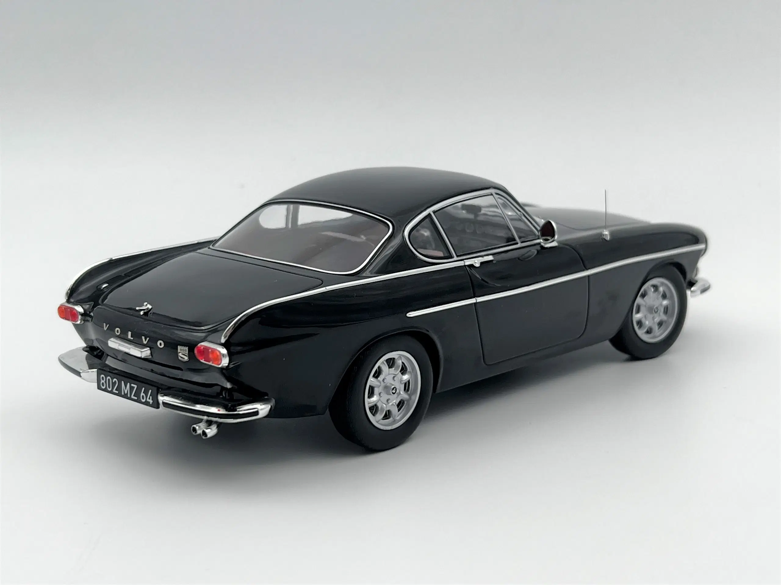 1967 Volvo P1800 S - Limited Edition 72/400 - 1:18