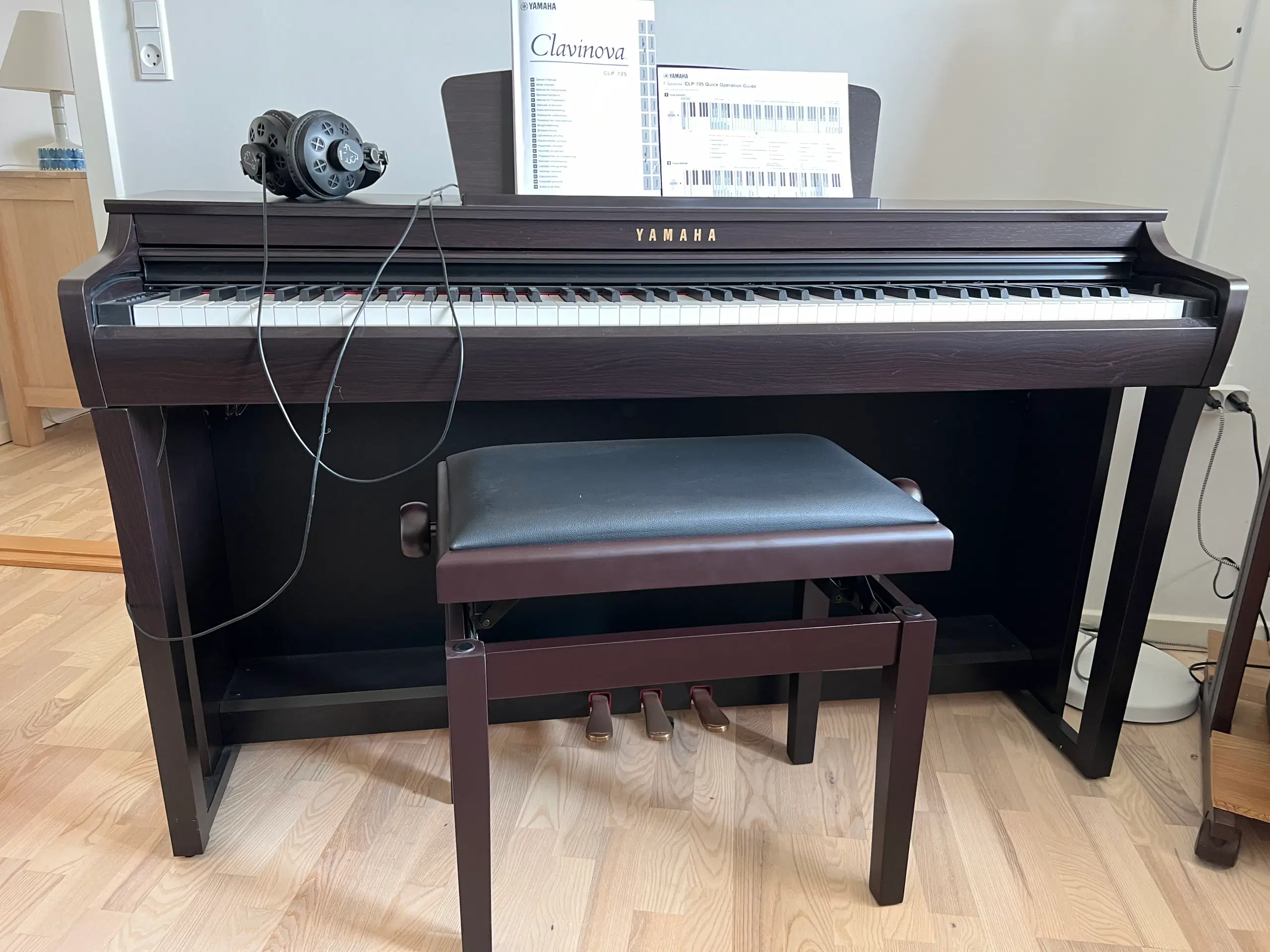 Digital Piano "YAMAHA-Clavinova/ CLP-725"