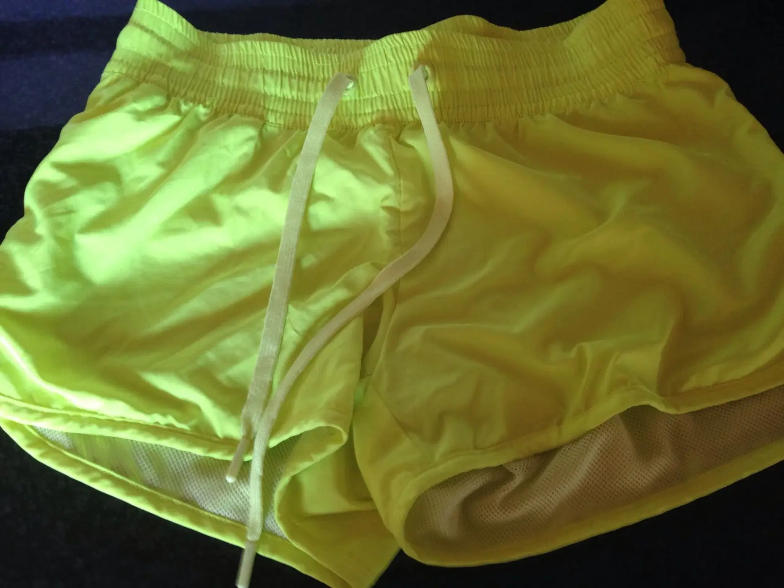 Neongrønne shorts str S