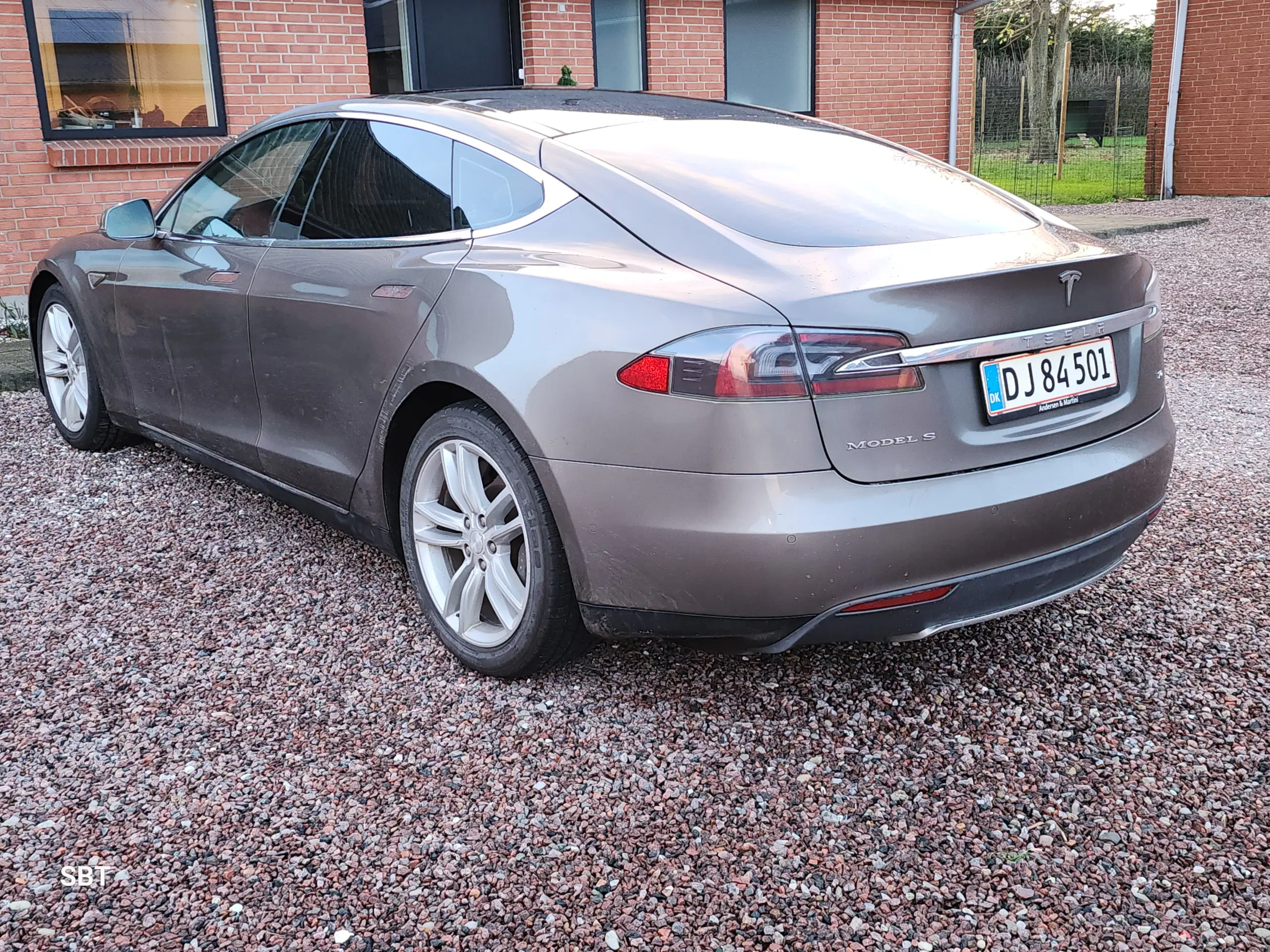 Tesla Model S 70R