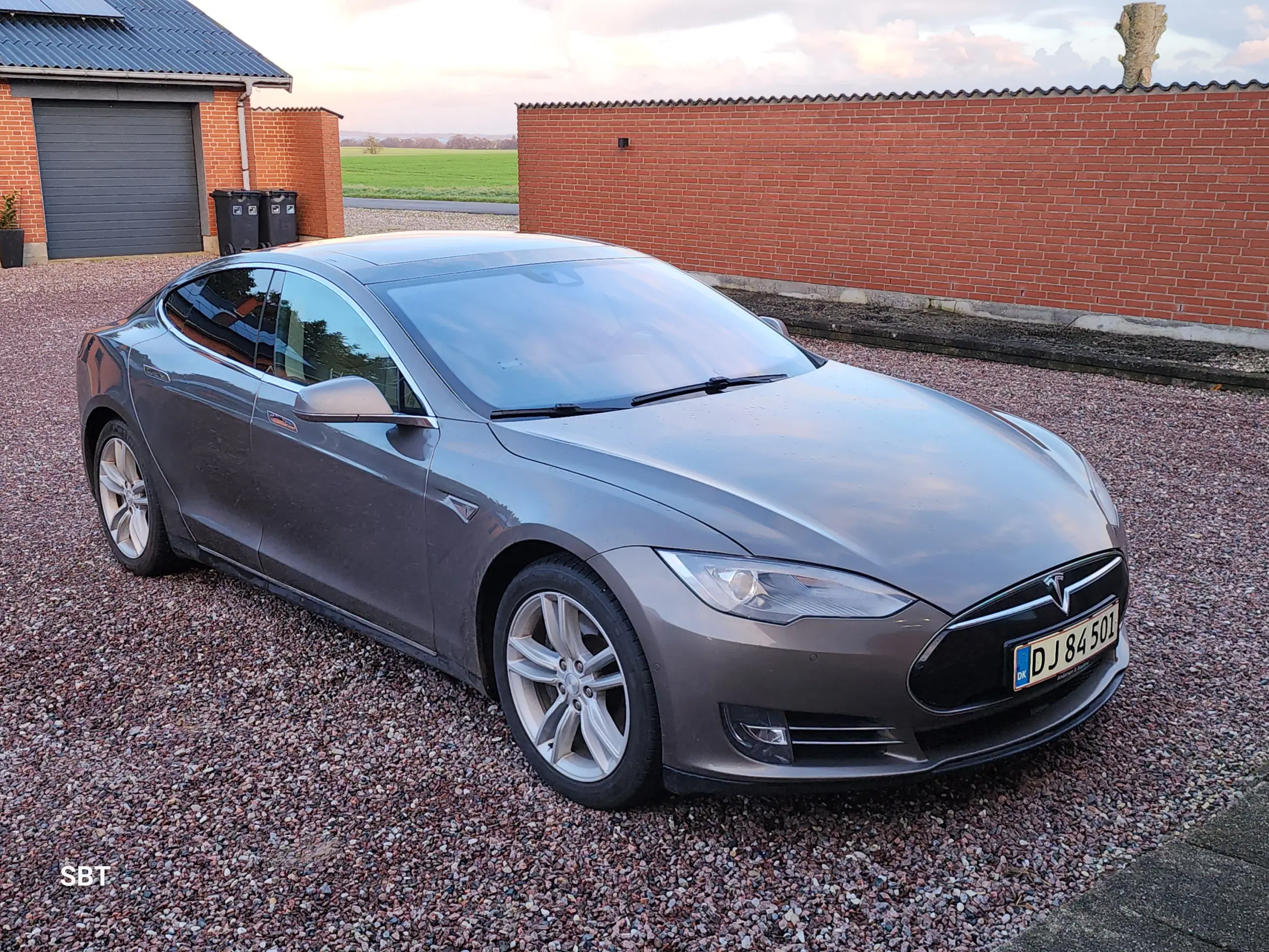 Tesla Model S 70R