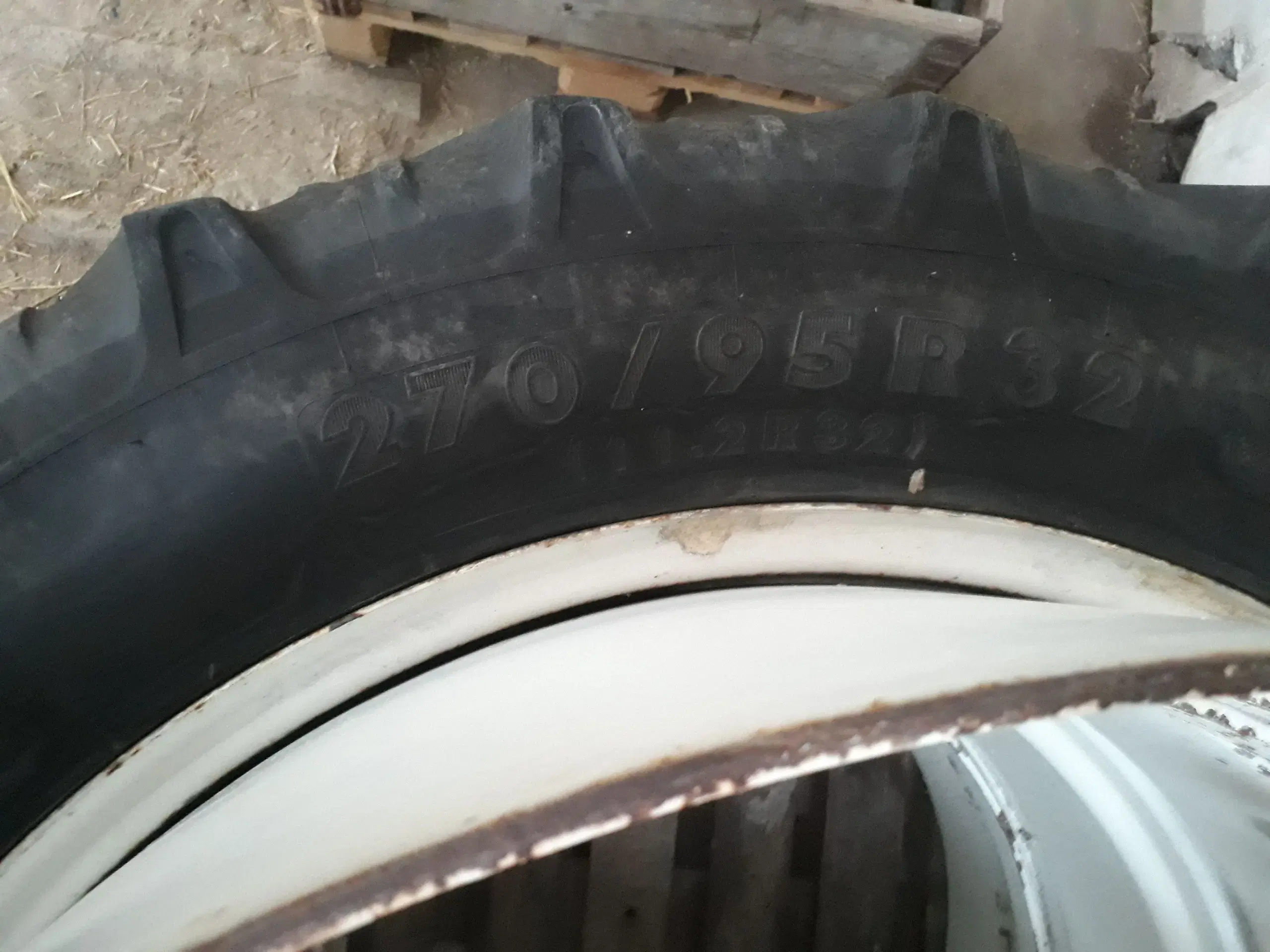 Tvillinghjul 270/95 R32