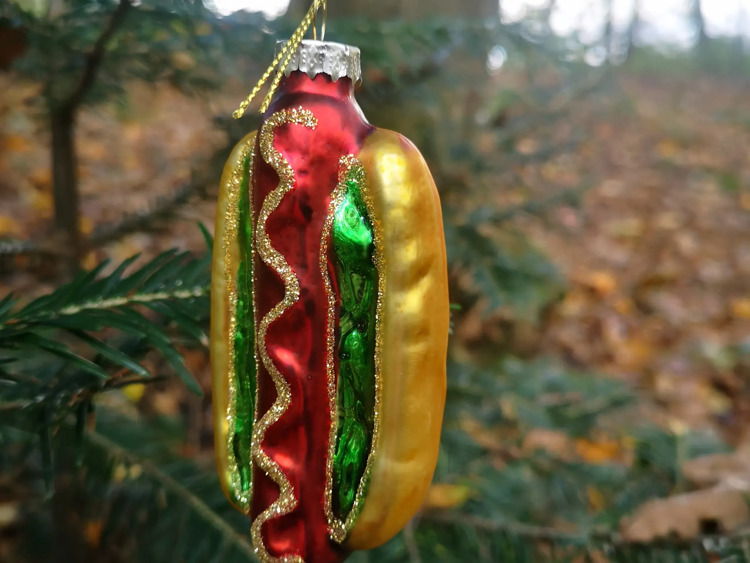 Smukke julekugler i glas med sjove motiver