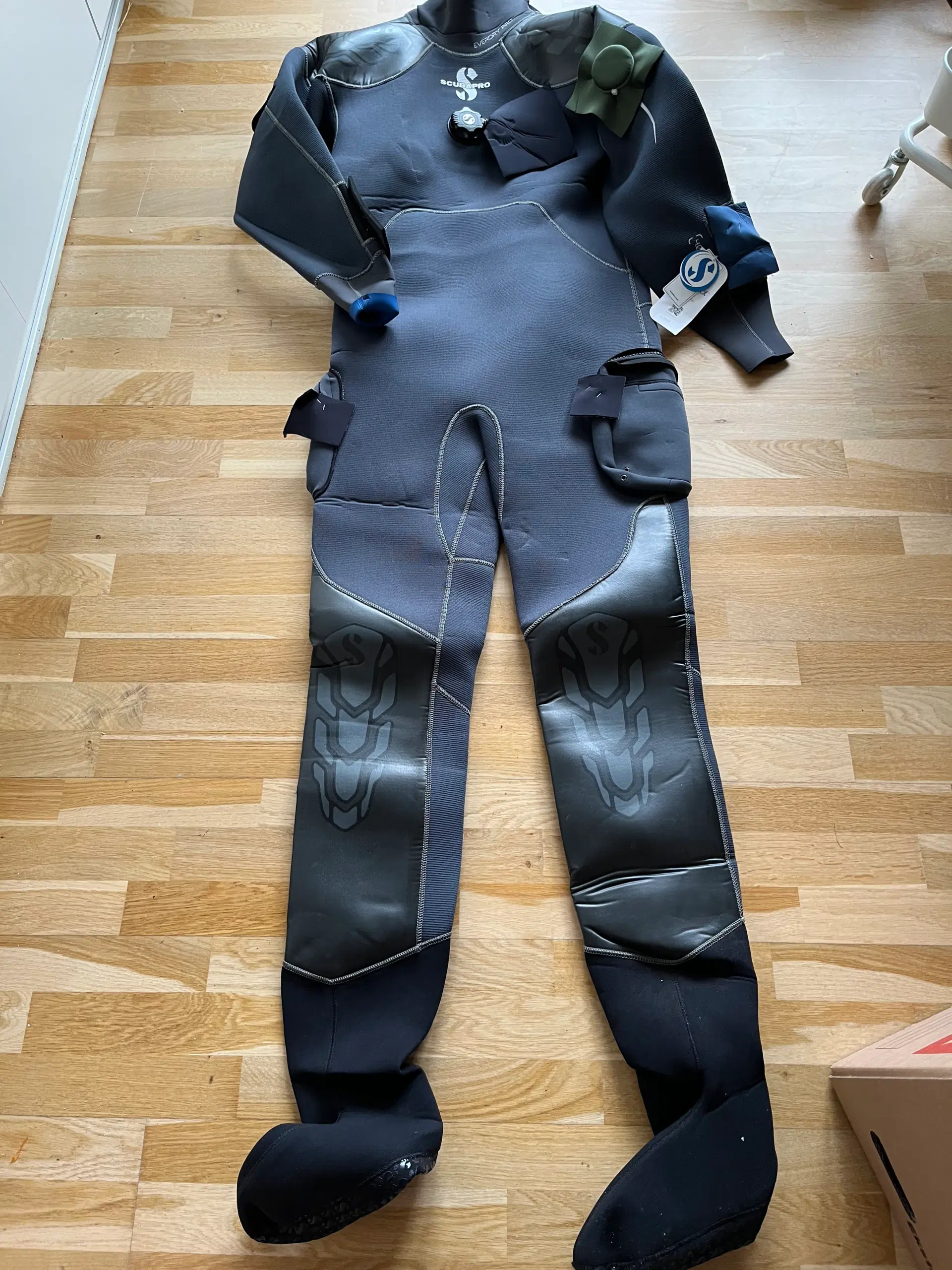 ScubaPro Everdry Pro 4XL (helt ny)