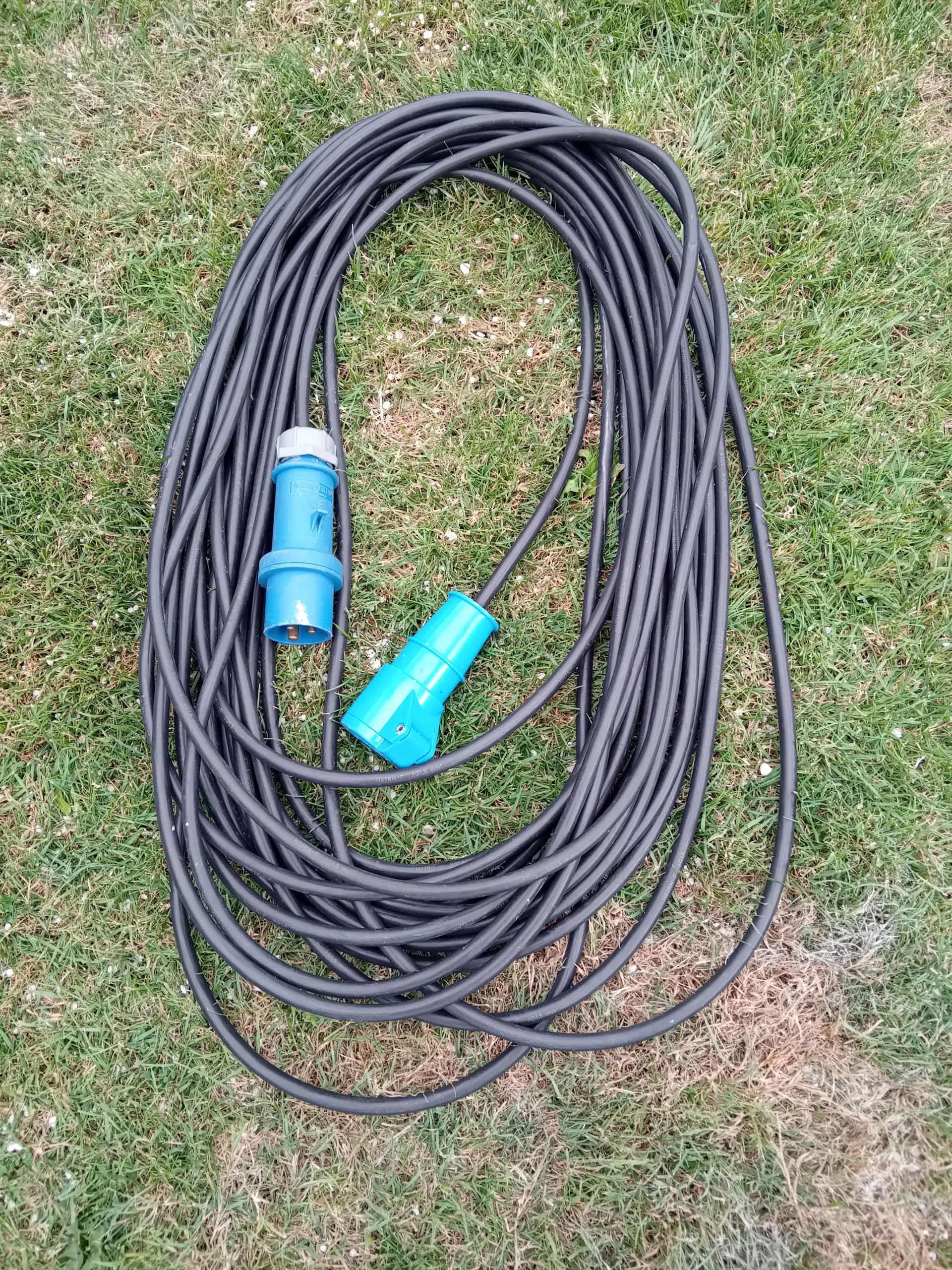 25mtr kabel sælges