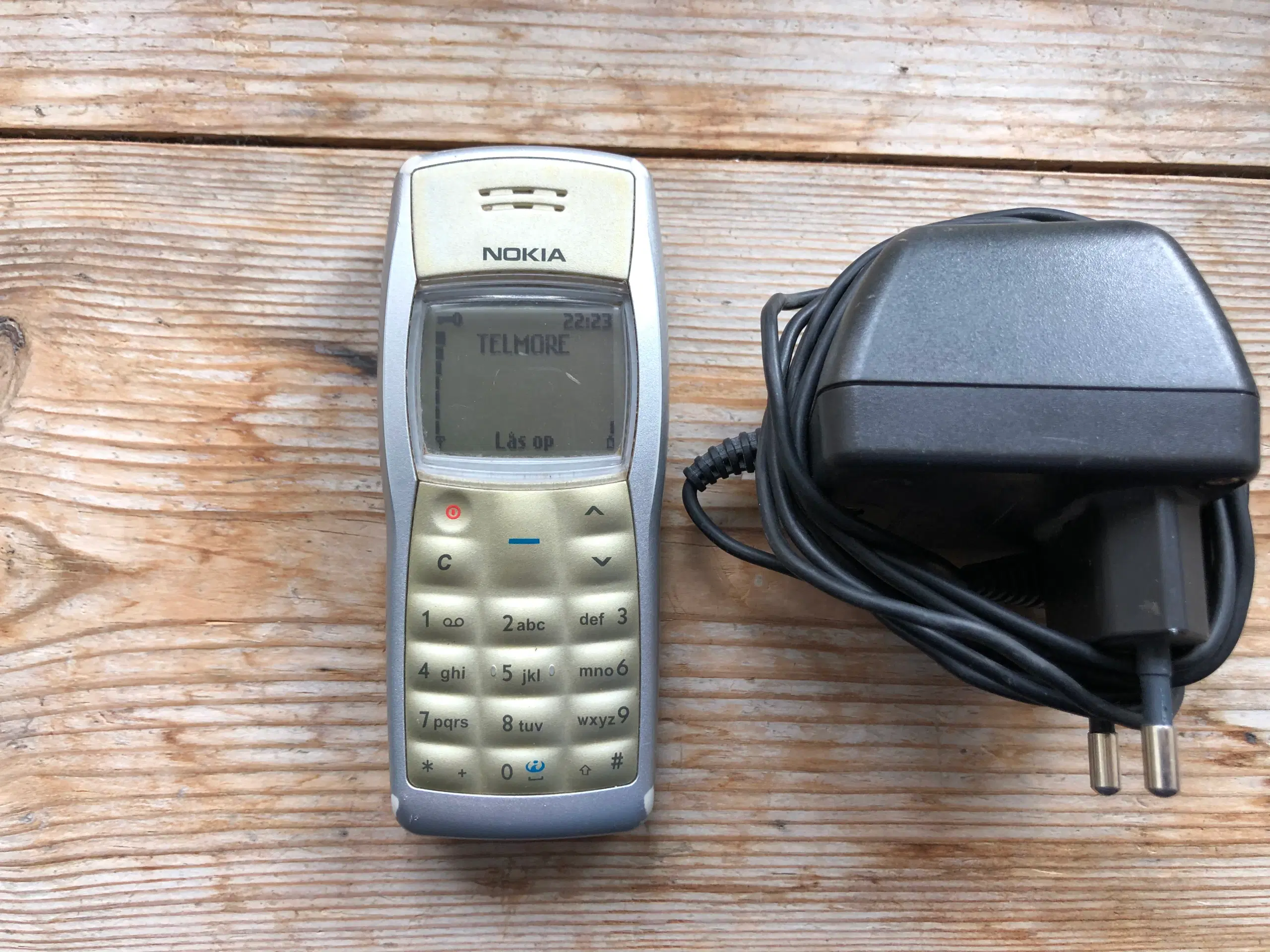 Nokia 1101 Med oplader - God stand