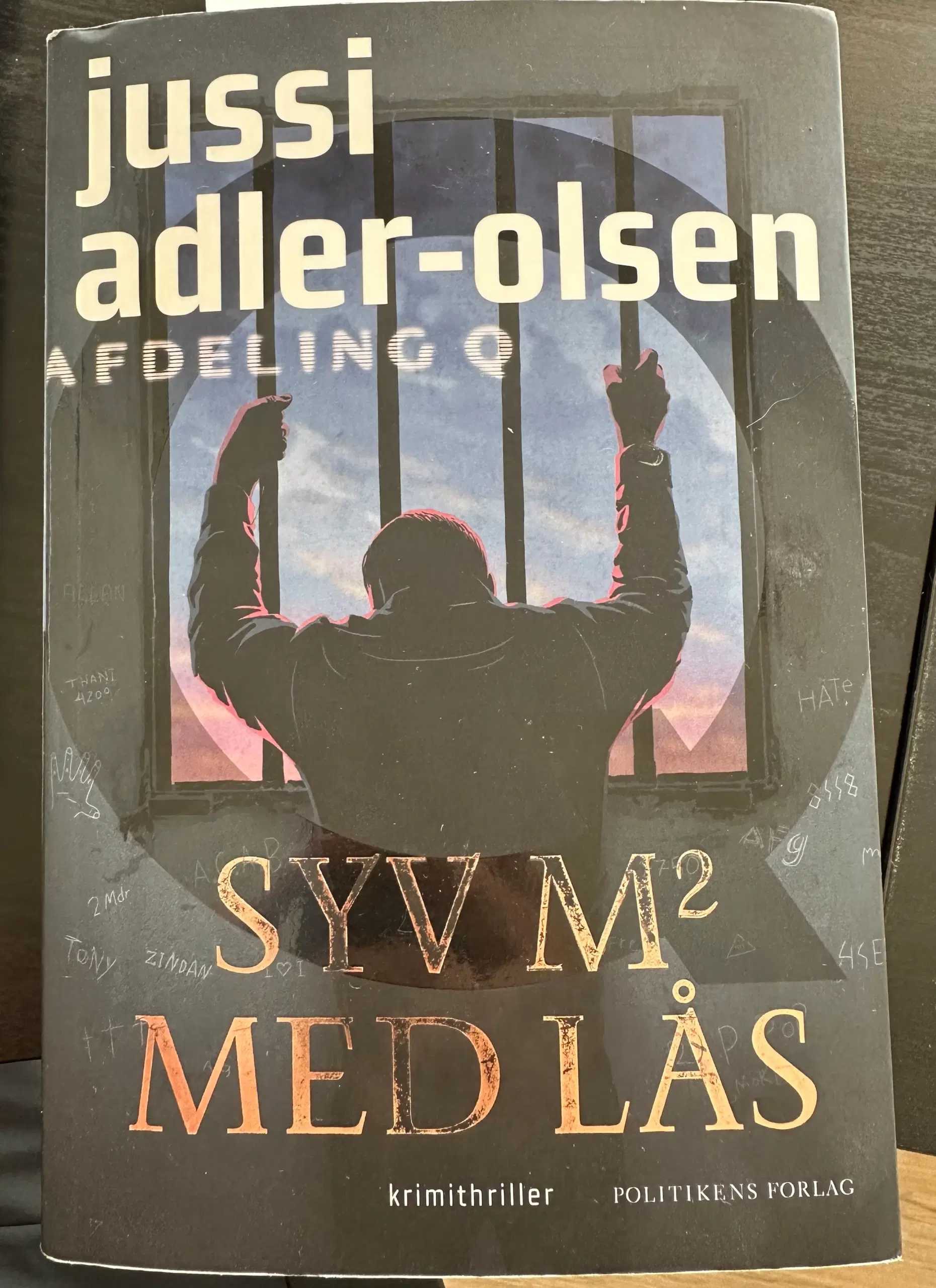 Syv M2 med lås