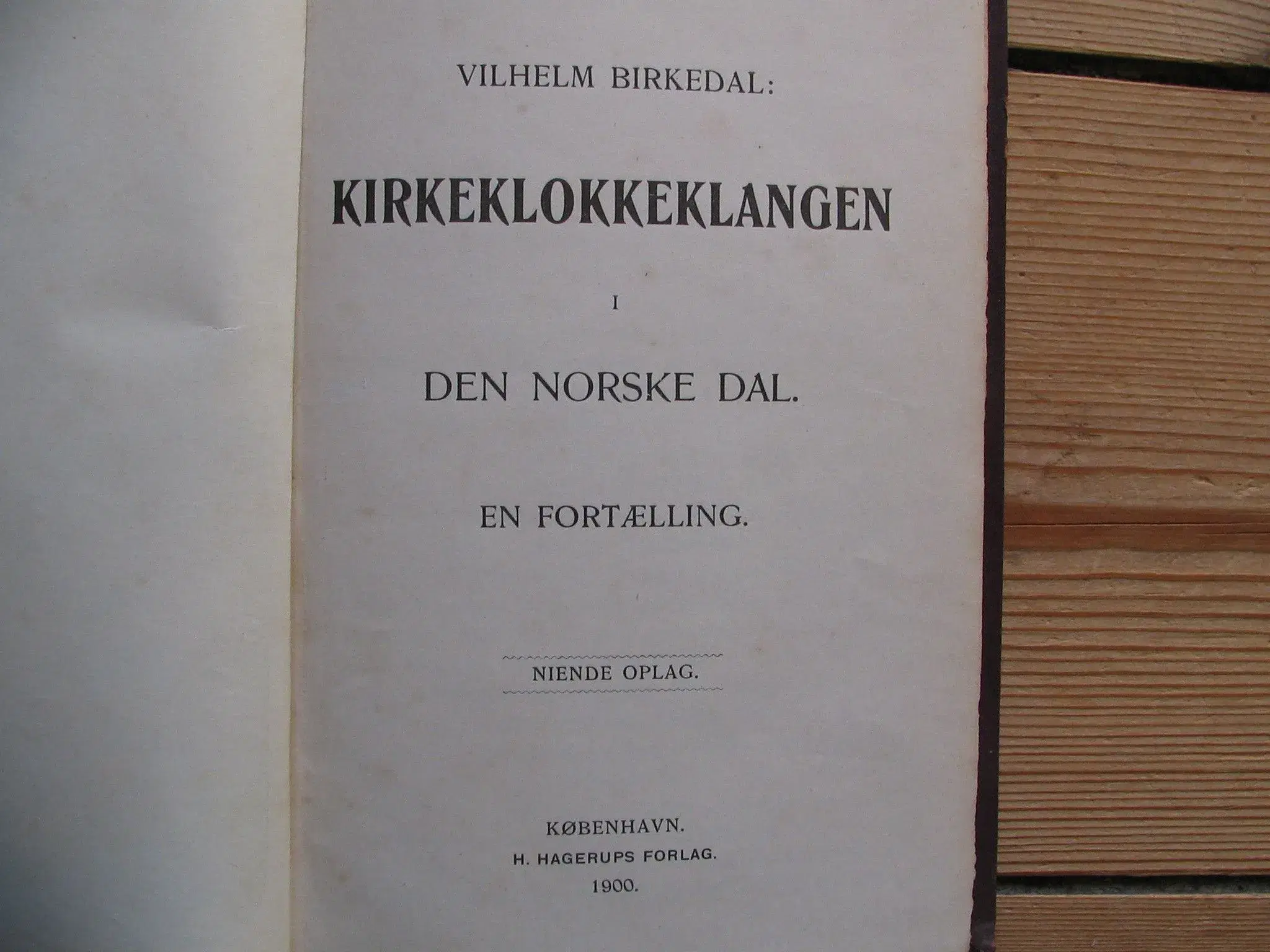 Kirkeklokkeklangen i den norske dal