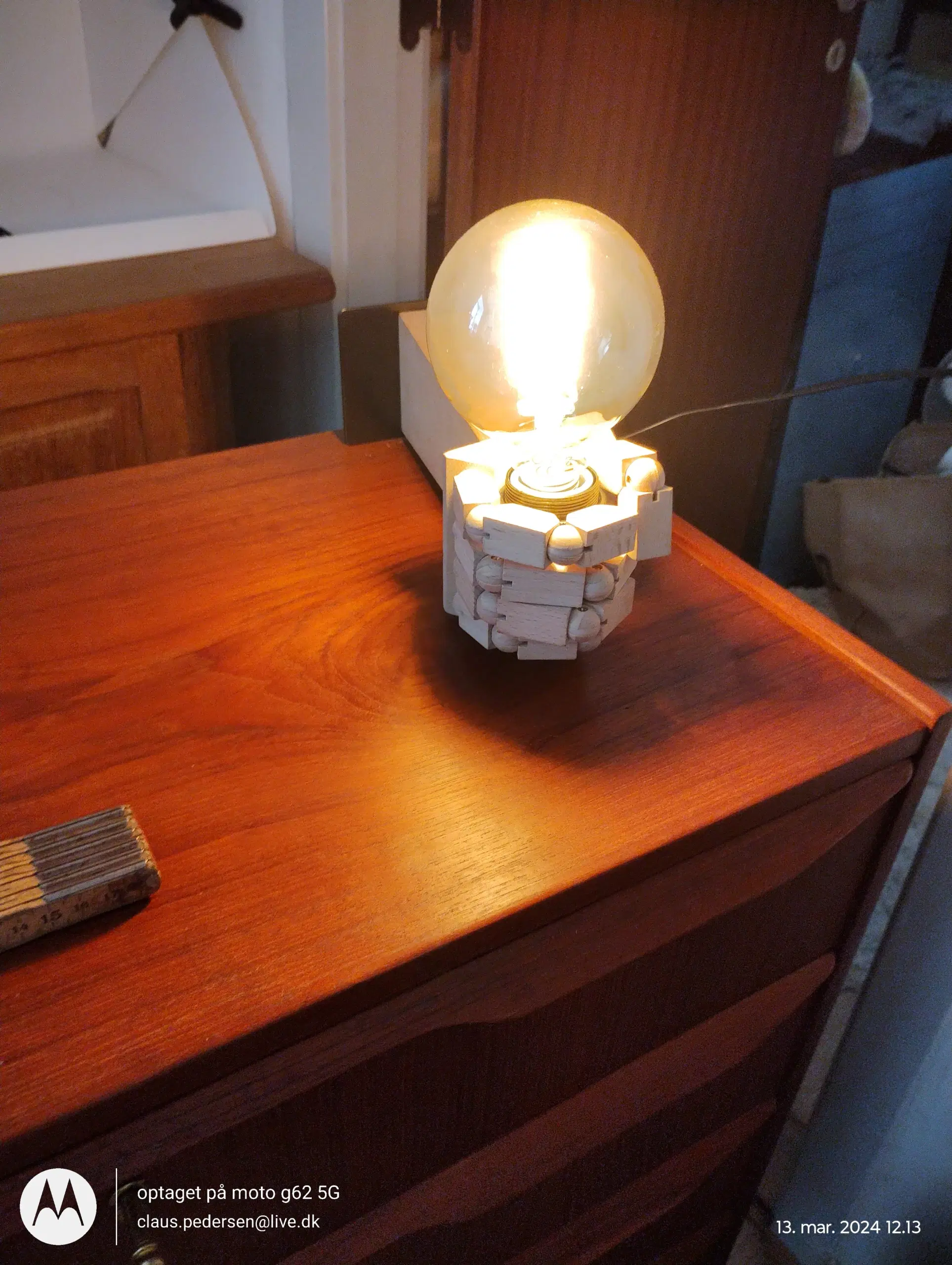 The "Wood Fist" Væglampe - Loftslampe