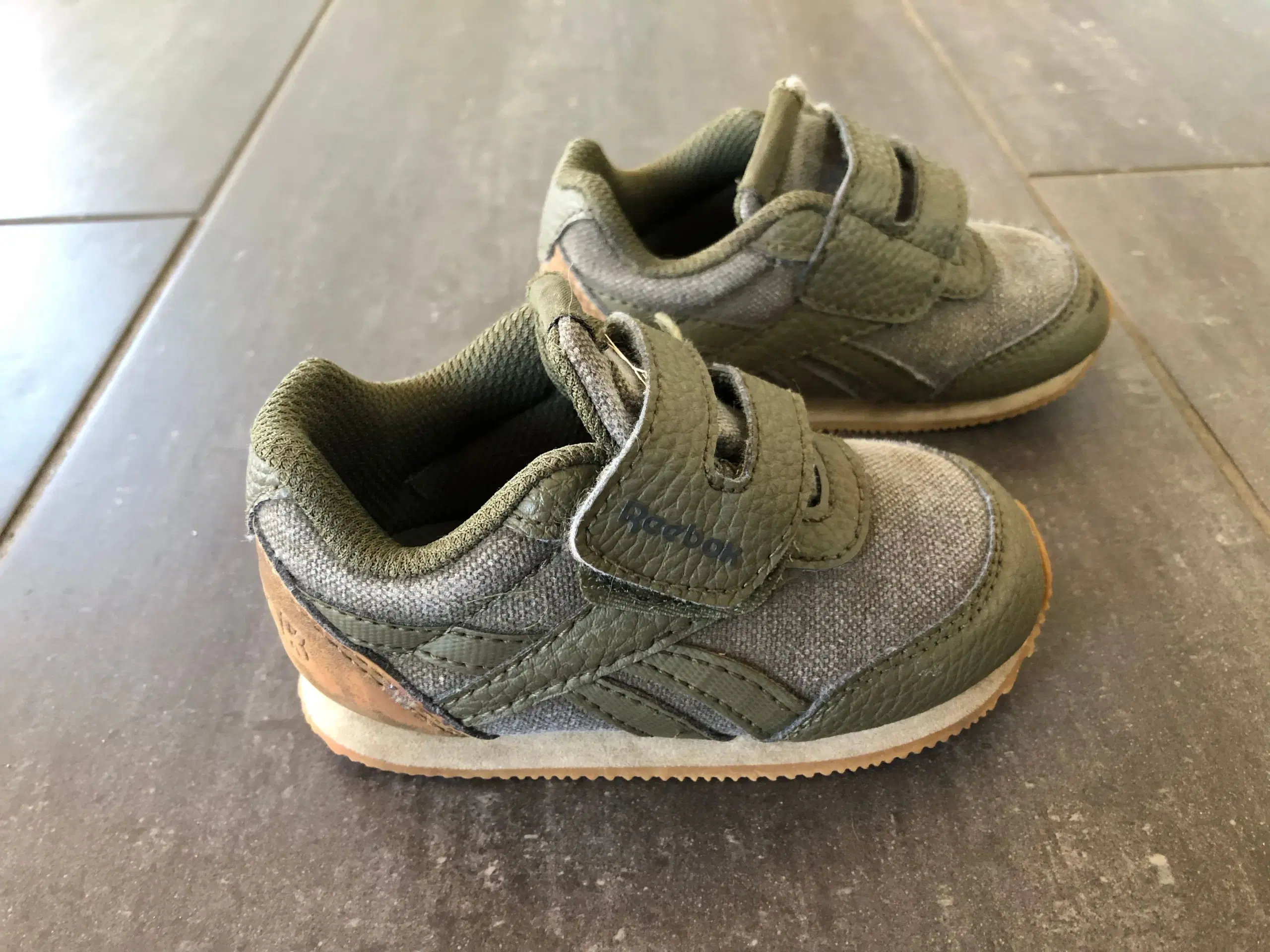 Reebok sko str 215