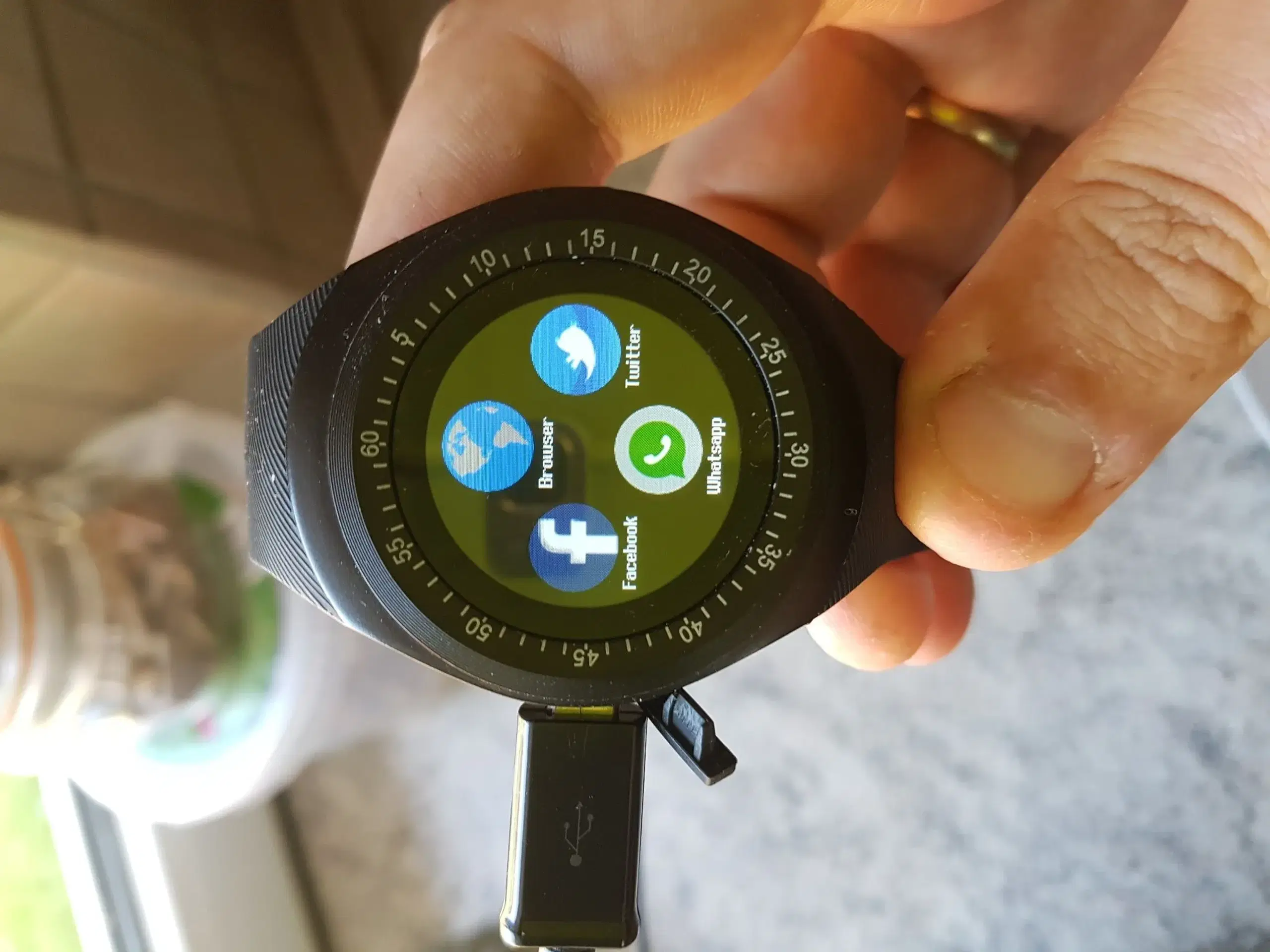 Y1 smartwatch 2018 model!