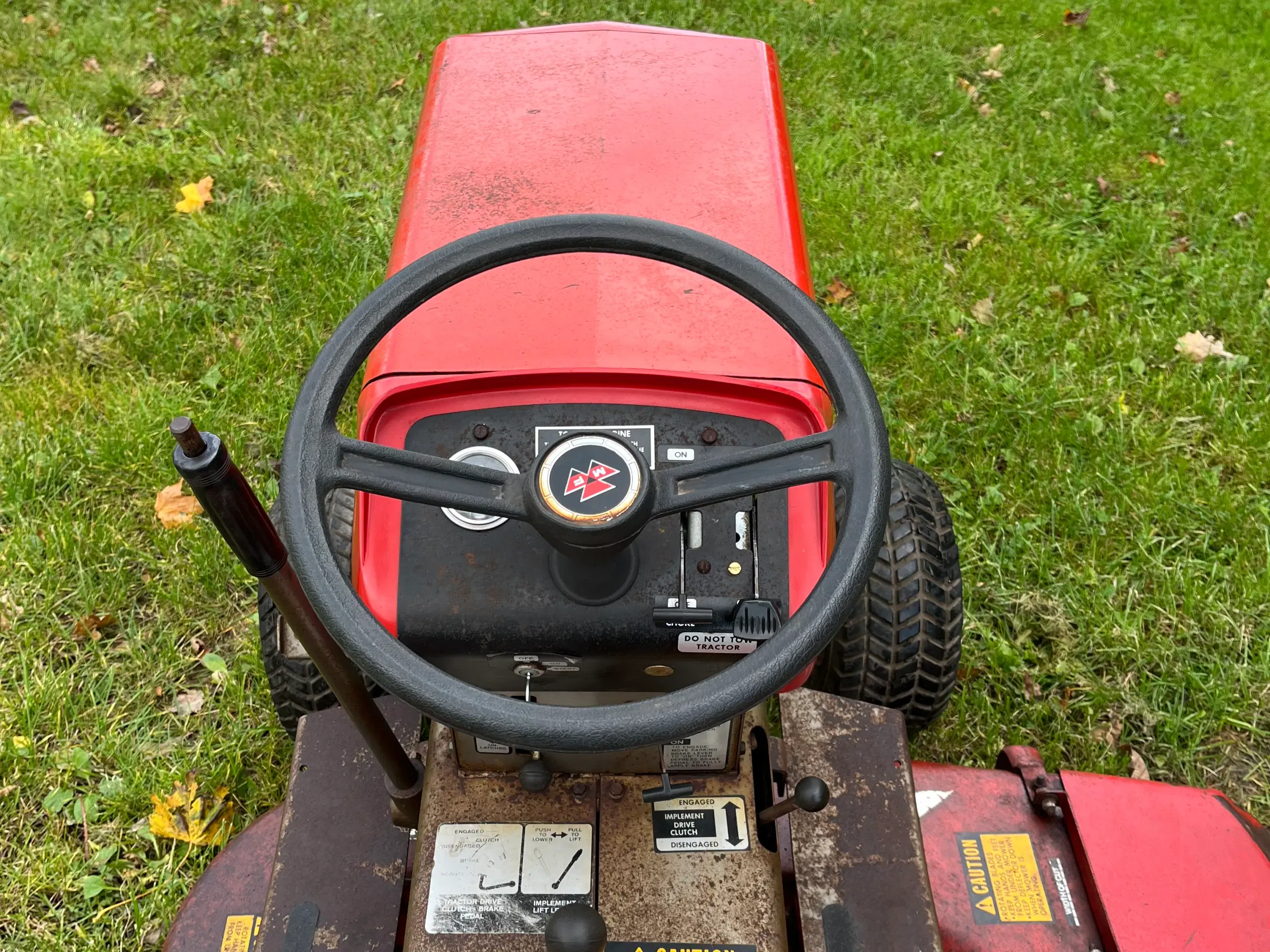 Massey Ferguson 8