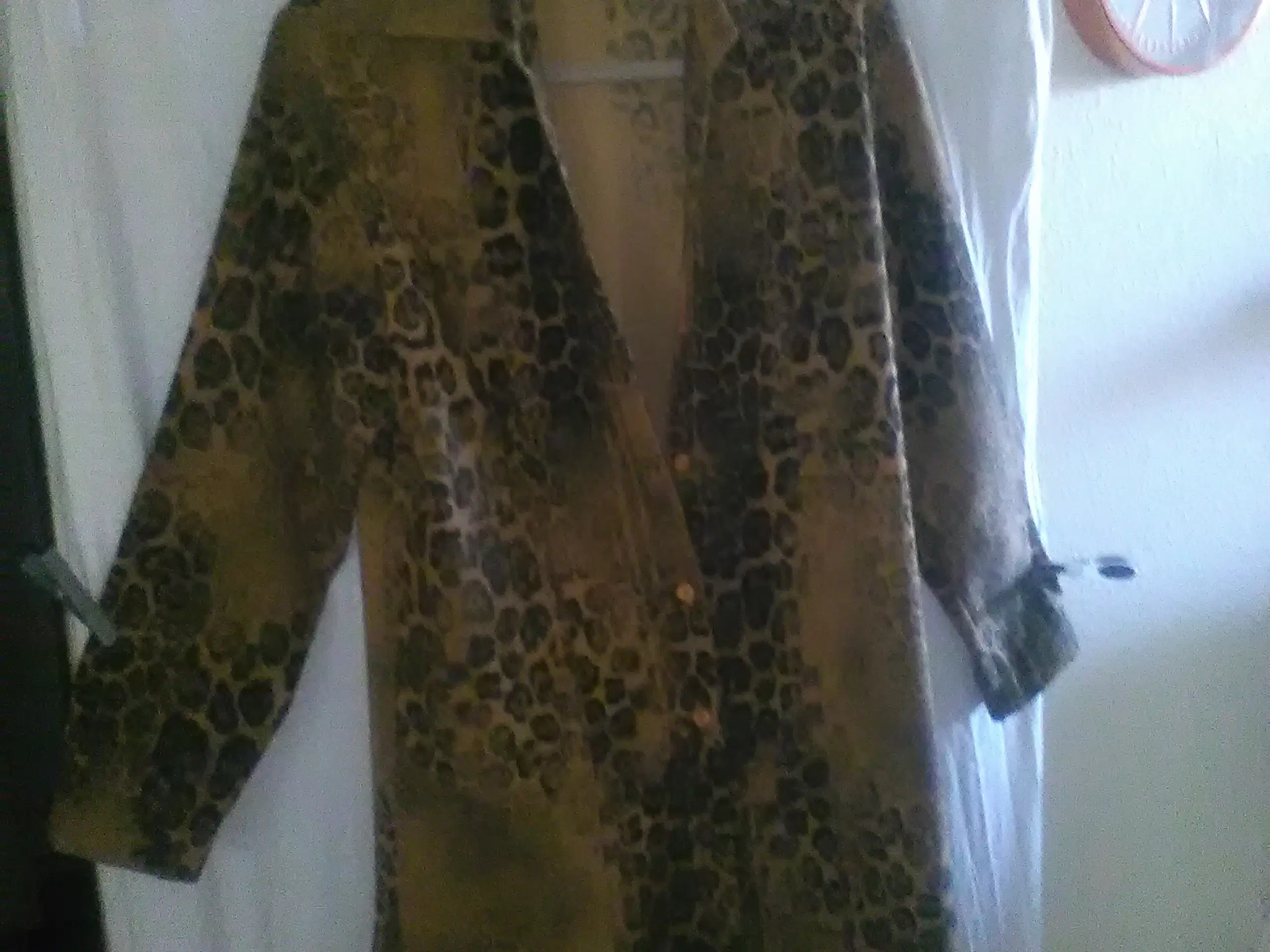 Lang dame blazer med animalprint str38/40-