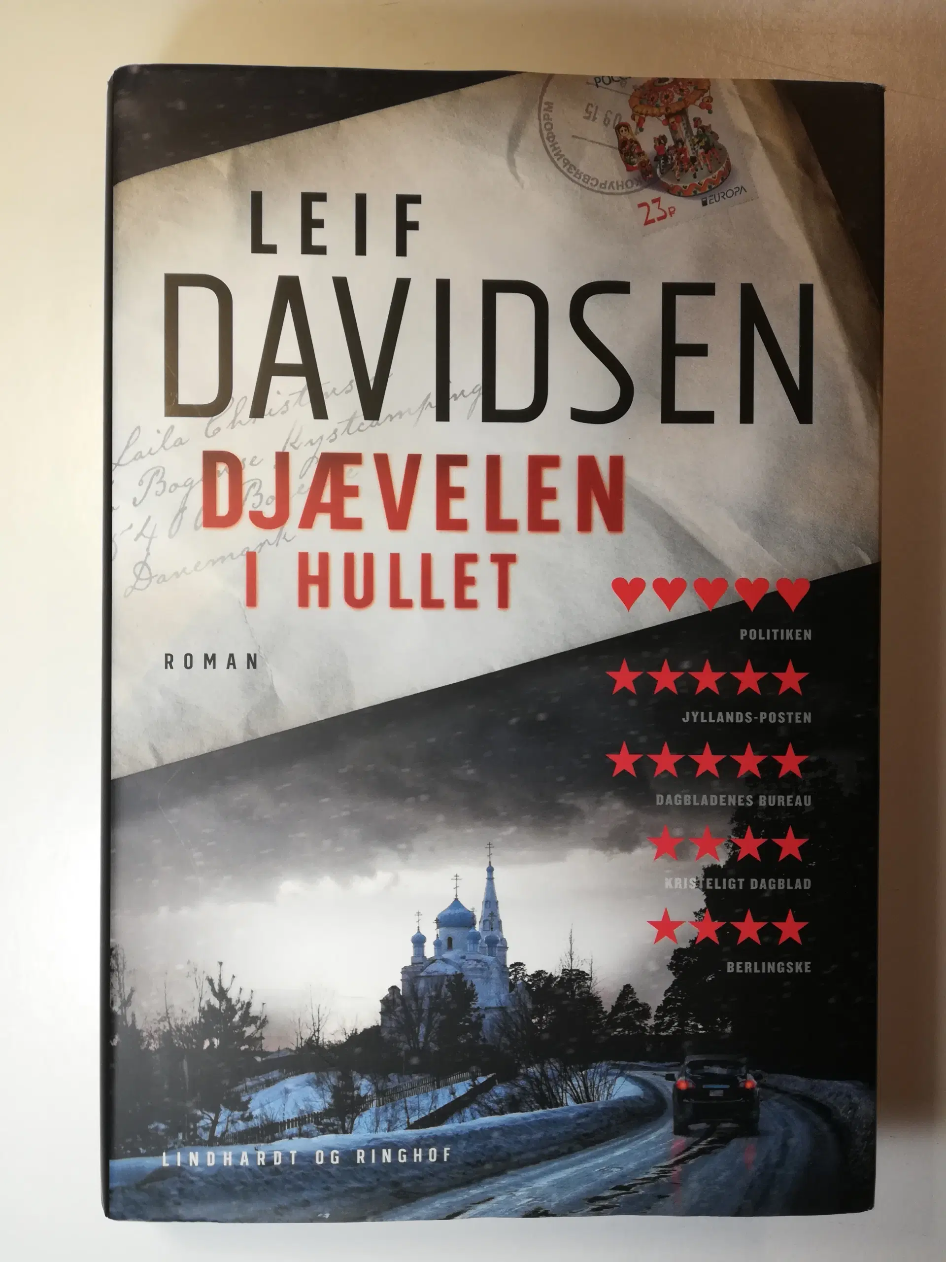 Djævelen i hullet af Leif Davidsen