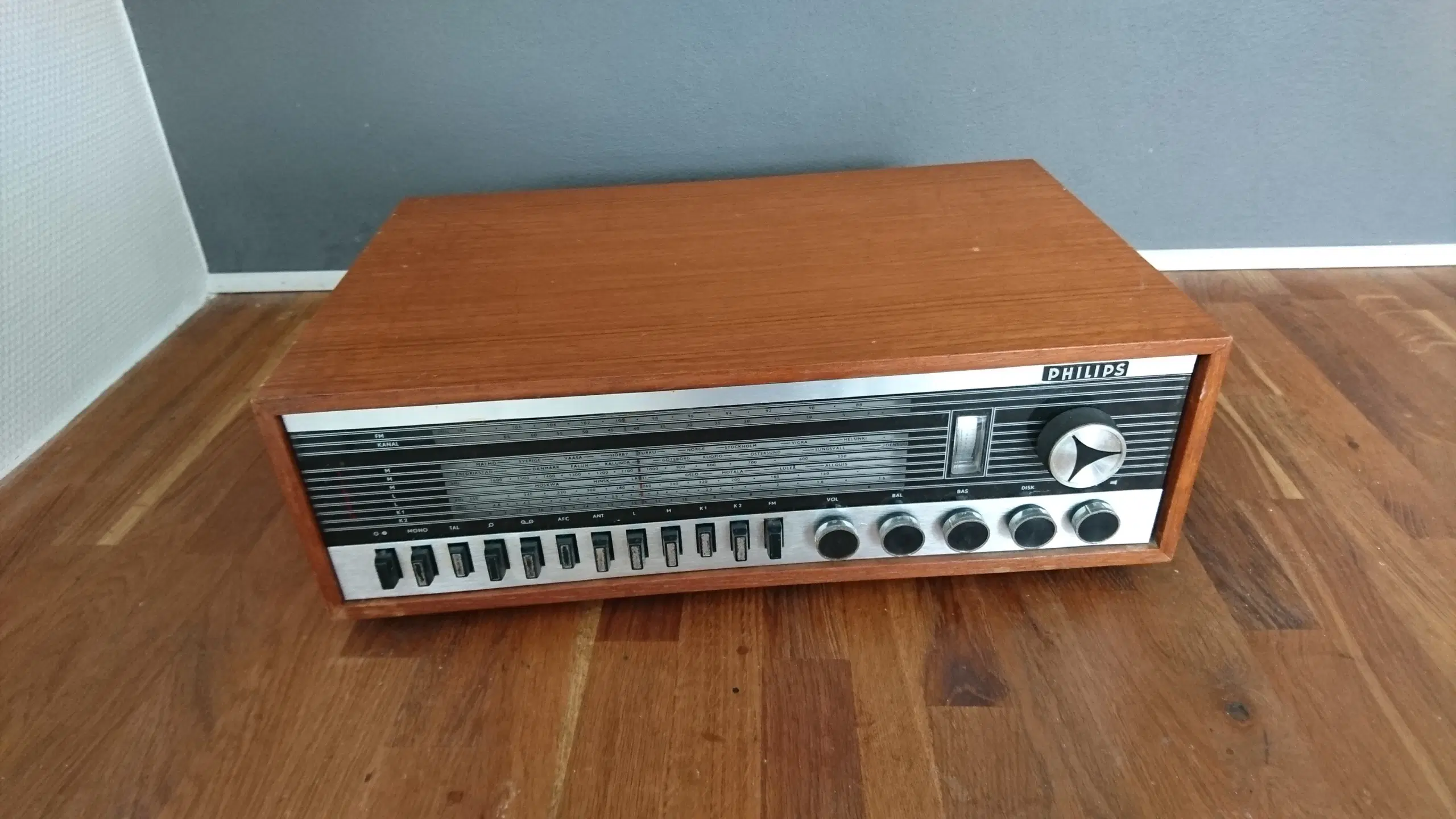 Vintage retro receiver