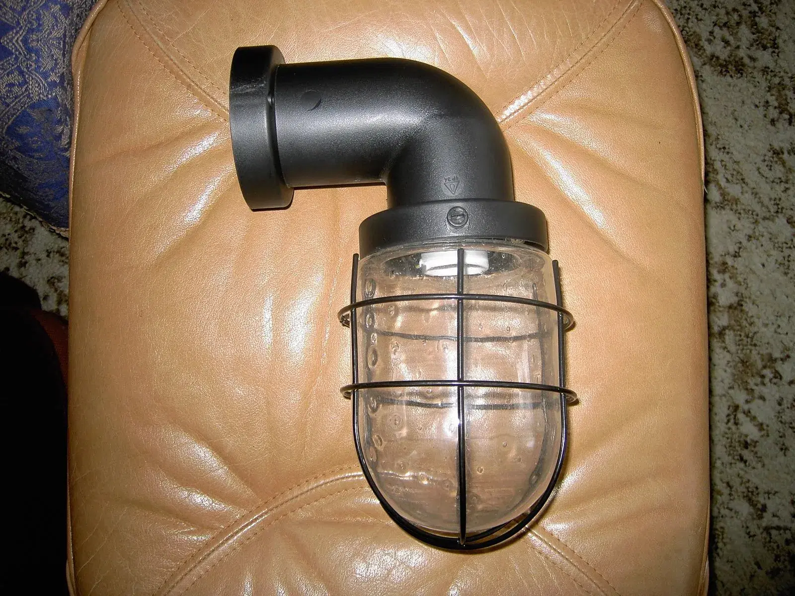 Udendørs-/staldlampe